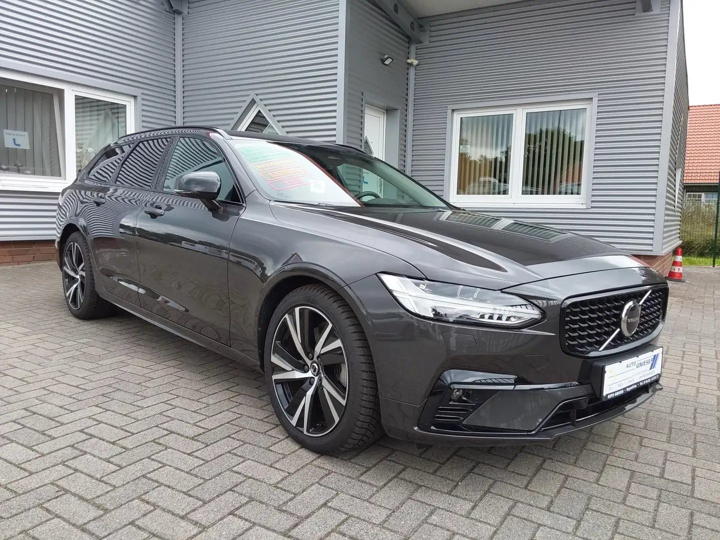 Volvo V90 B4 D Plus Dark ACC/LED/PDC/Kamera 145 kW (197 P... Grey - 1