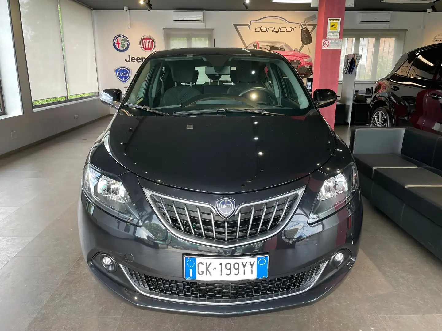 Lancia Ypsilon Ypsilon 1.0 firefly hybrid Gold s Zwart - 2