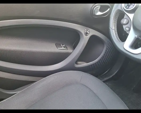 smart Fortwo view 12