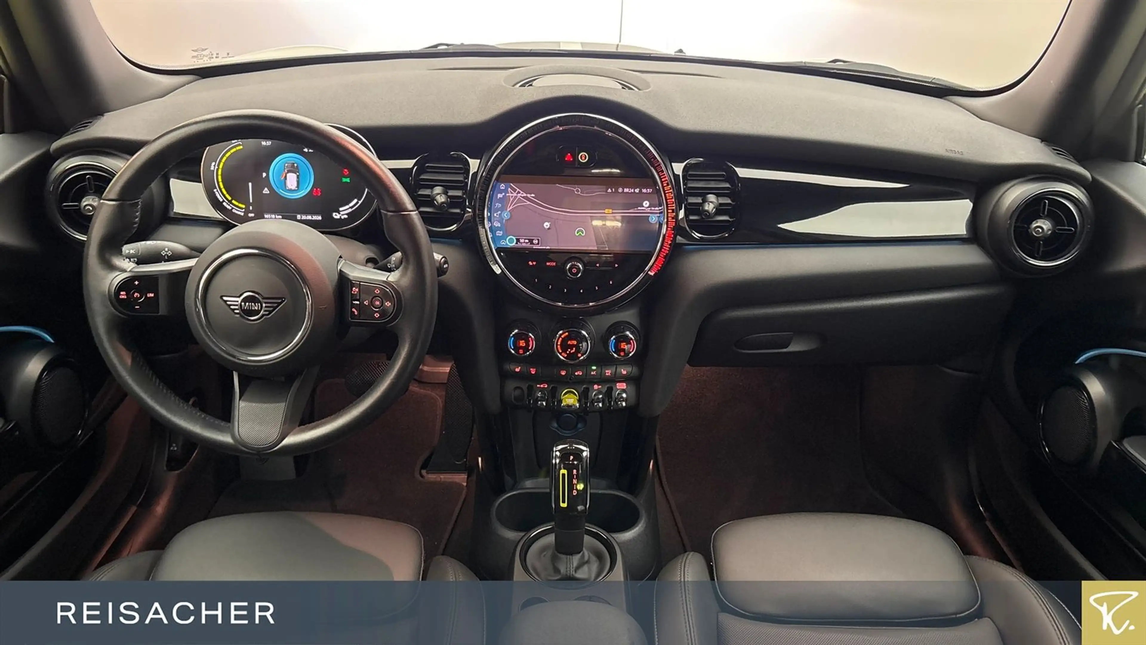 MINI Cooper SE Classic-Trim Navi SpoSi DA — photo 6