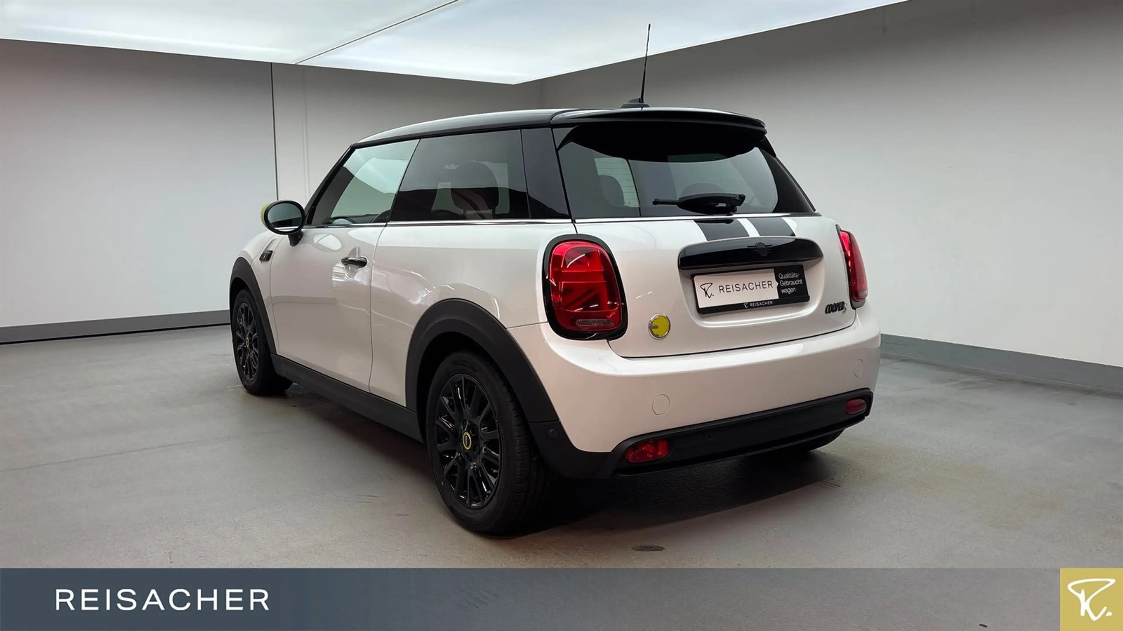 MINI Cooper SE Classic-Trim Navi SpoSi DA — photo 2