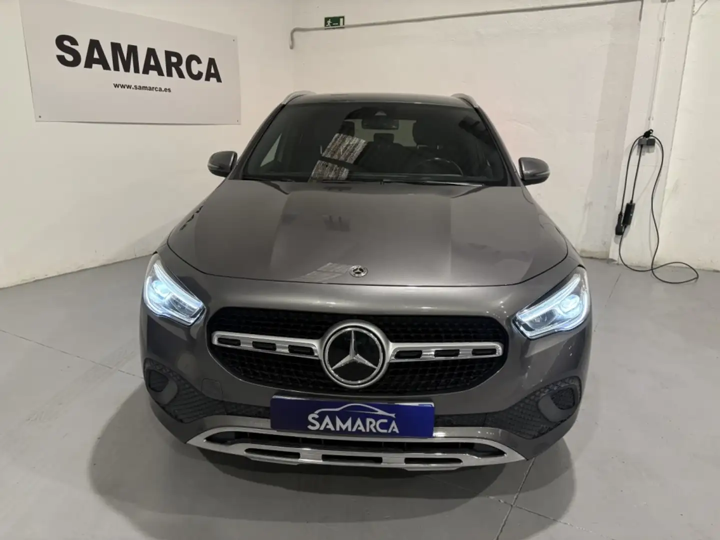 Mercedes-Benz GLA 250 250e Gris - 2