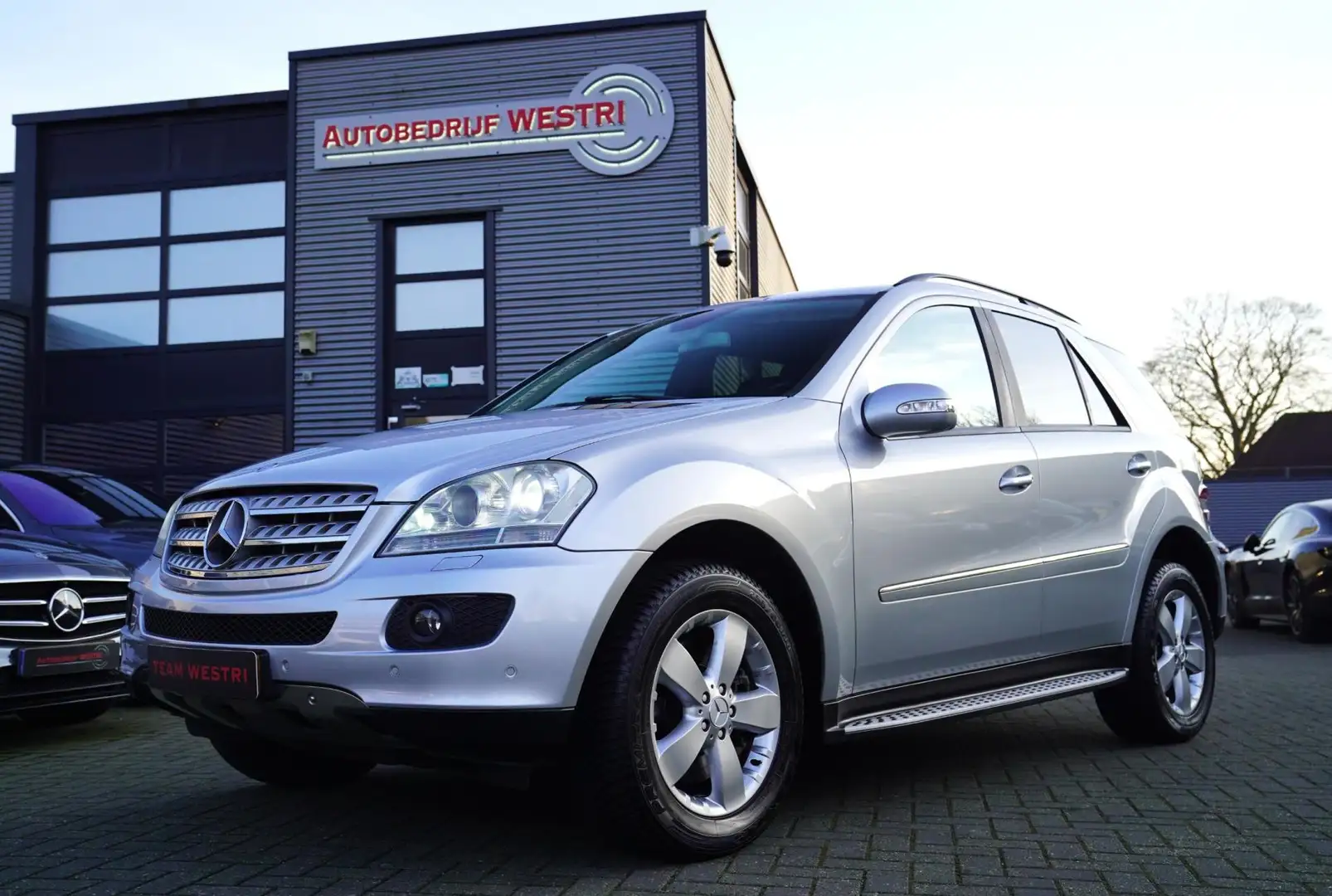 Mercedes-Benz ML 500 M-klasse | Youngtimer | Navigatie | Luxe Leder | X Grau - 1