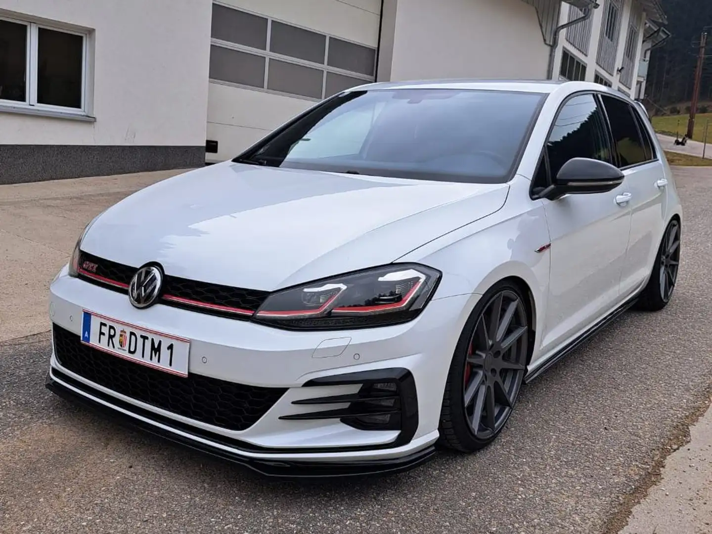 Volkswagen Golf GTI Performance 2,0 TSI DSG Gewinde, Downpipe, AGA, Weiß - 1