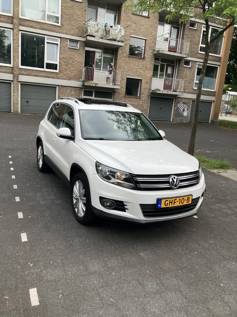 Volkswagen Tiguan 2.0 TDI R-line 4motion Wit - 1