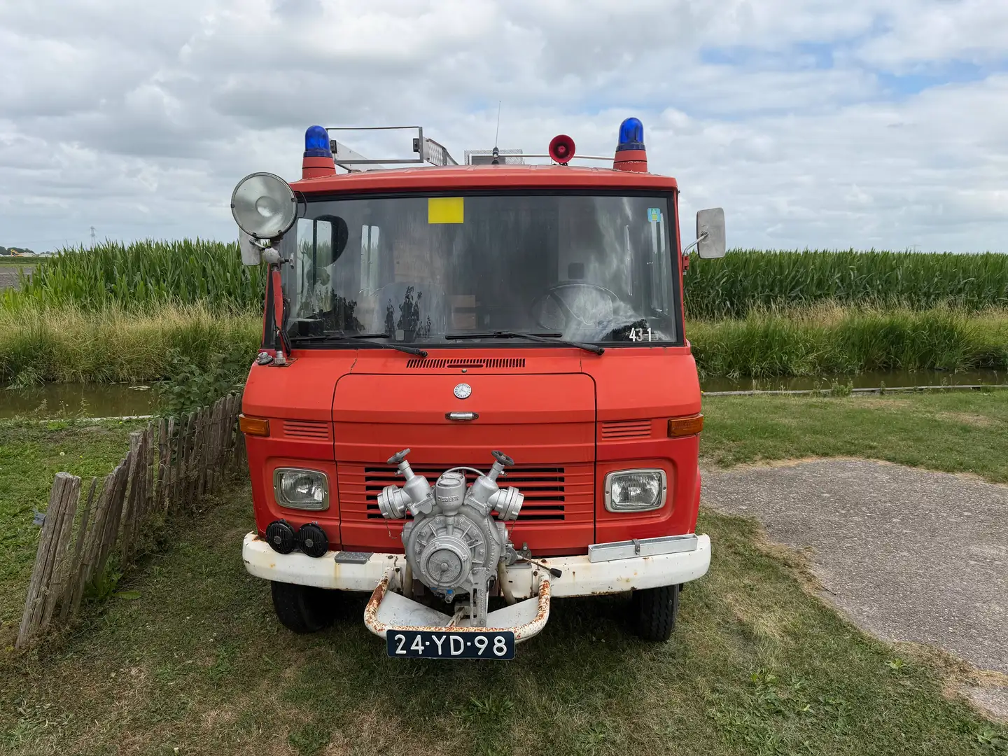 Mercedes-Benz T2 LF 409 Brandweer Camper Rot - 2