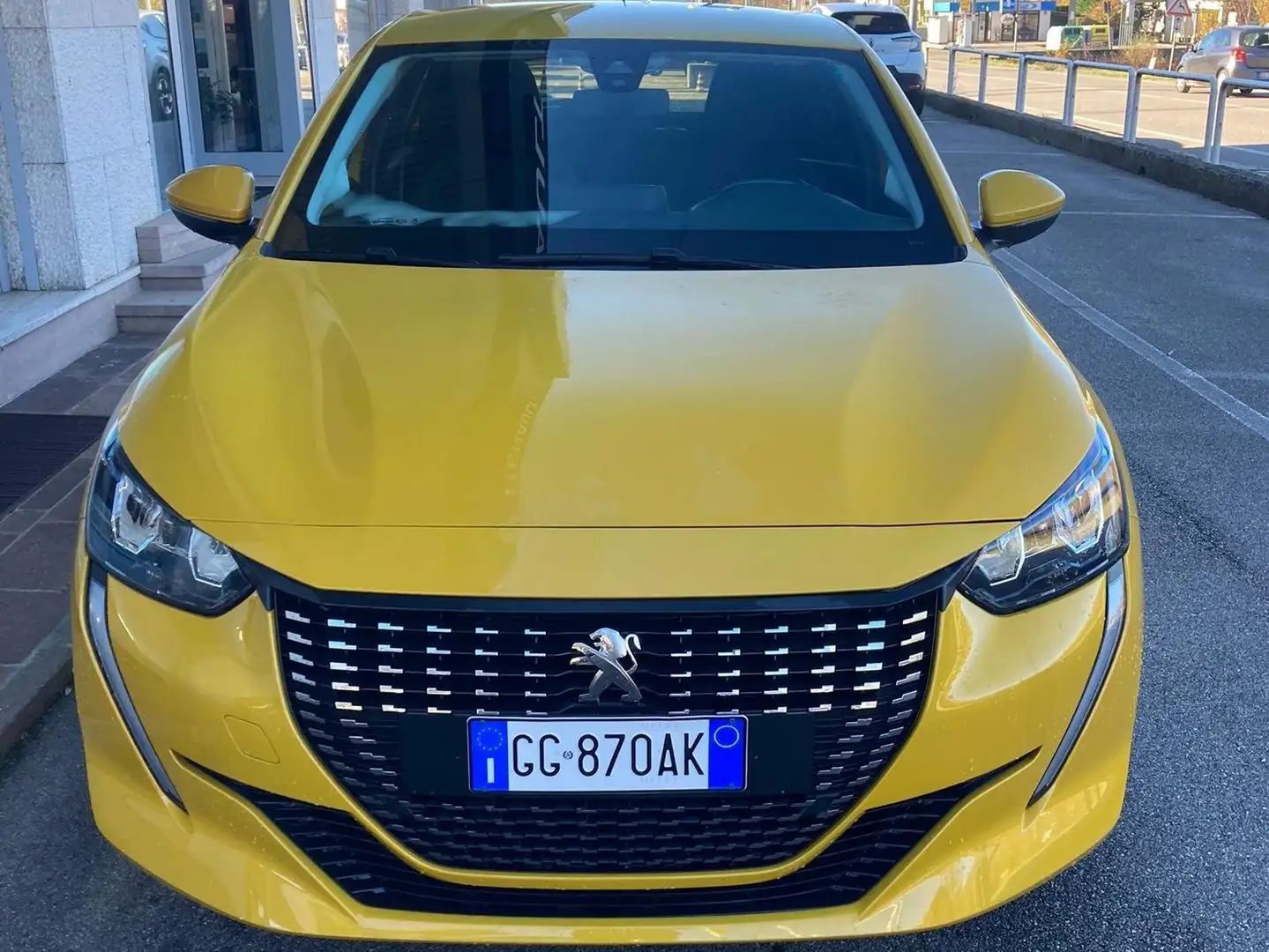 Peugeot 208 208 1.2 puretech Active s Gelb - 2