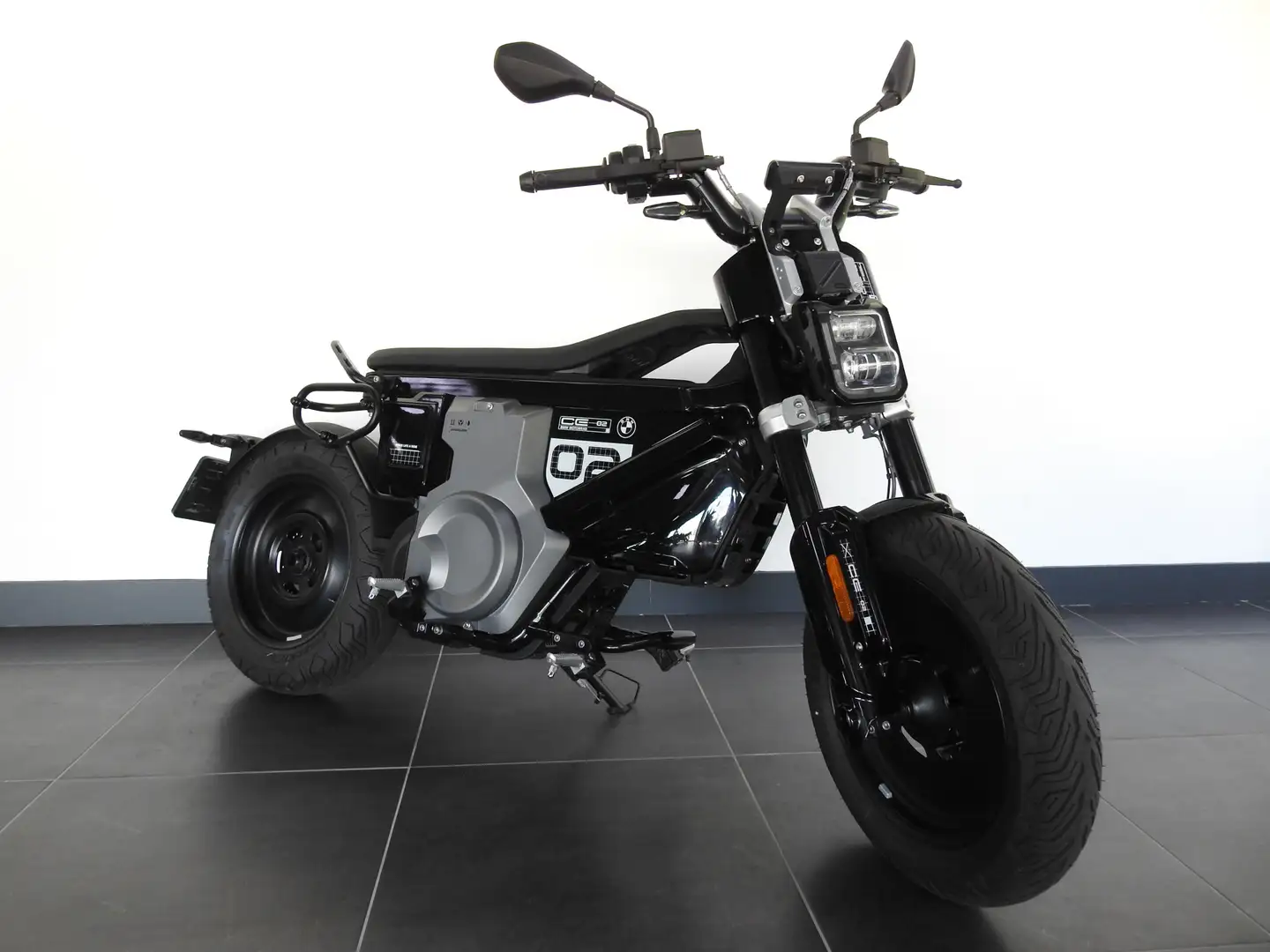 BMW CE 02 Schwarz - 2