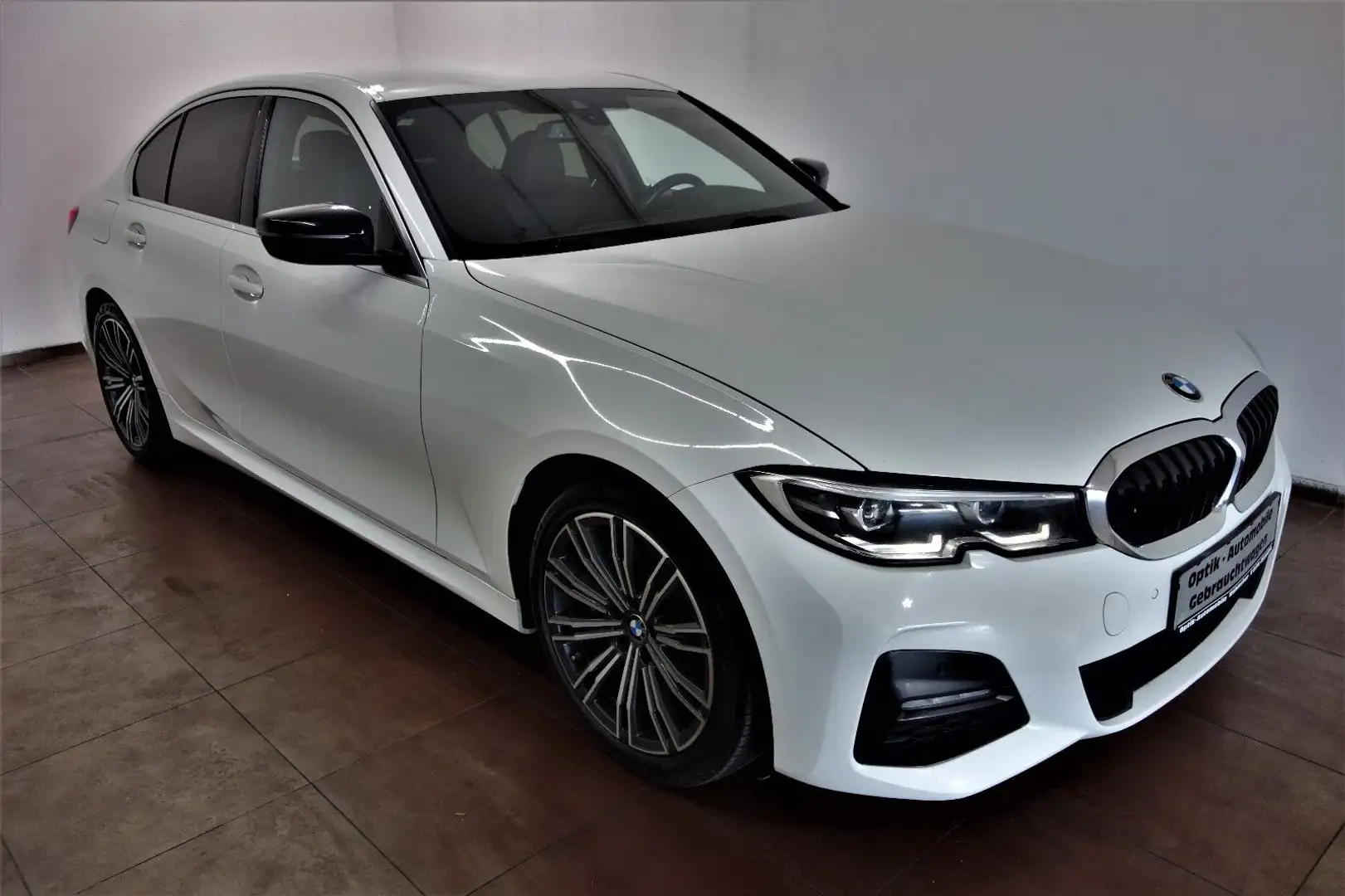 BMW 330 d Lim. M Sportpaket Live-Cockpit/LED/Leder/18 Weiß - 1
