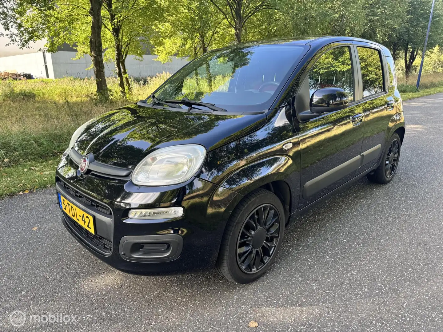 Fiat Panda 0.9 TwinAir*NW APK*SCHERM*NAVIGATIE*PARKEERSENSOR Noir - 1