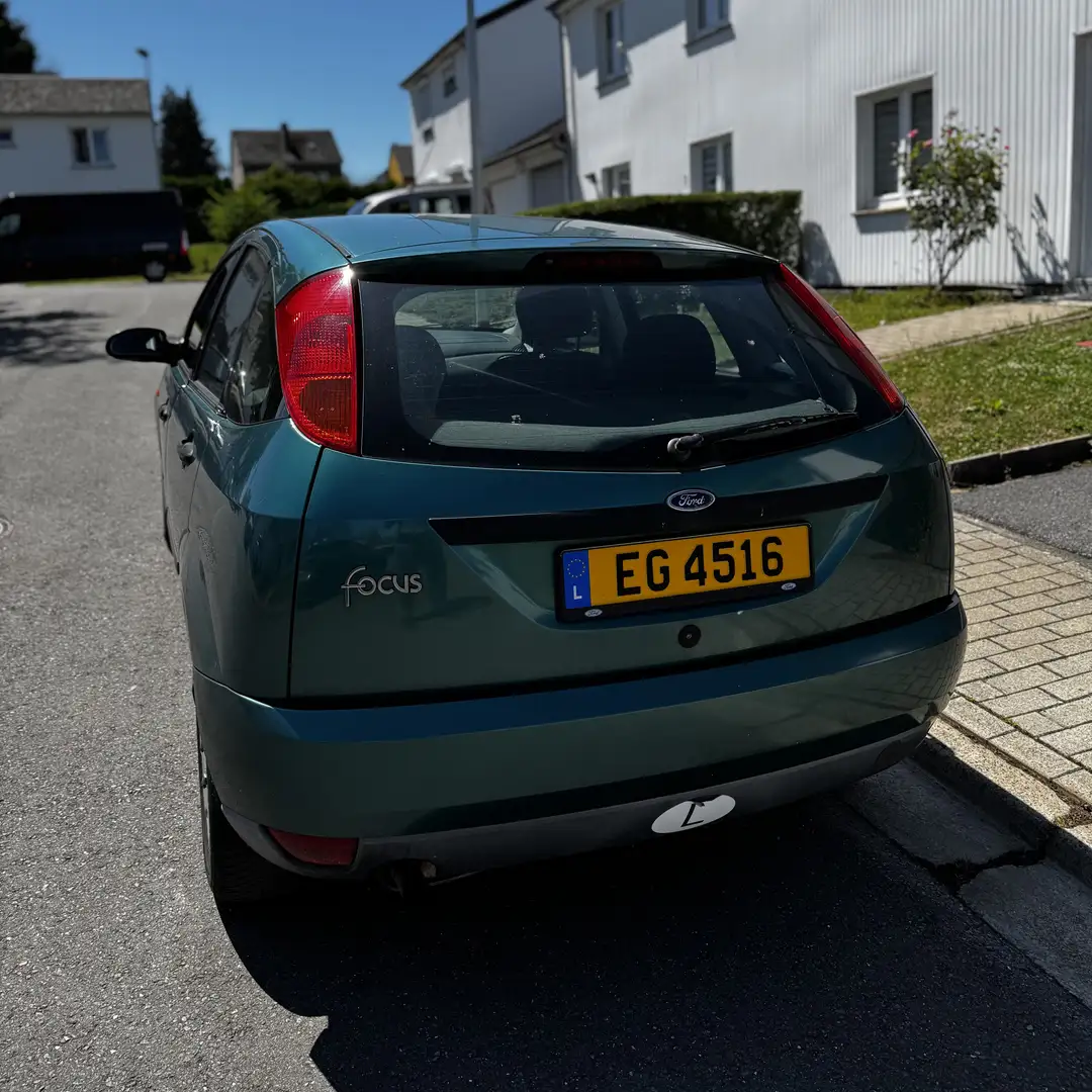 Ford Focus 1.6i 100Cv Ambiente 5P - 2