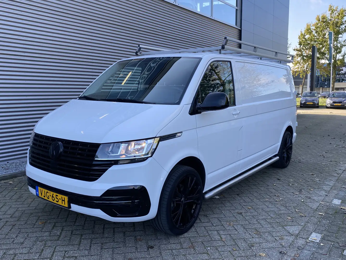 Volkswagen T6.1 Transporter 2.0 TDI L2H1 28 | Camera | Apple Carplay | Prijs e Wit - 2