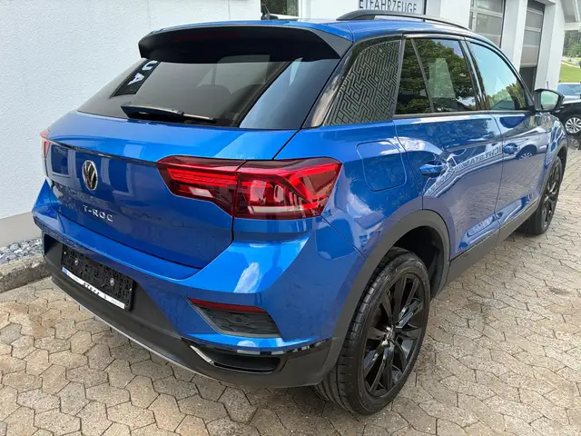 Volkswagen T-Roc view 9