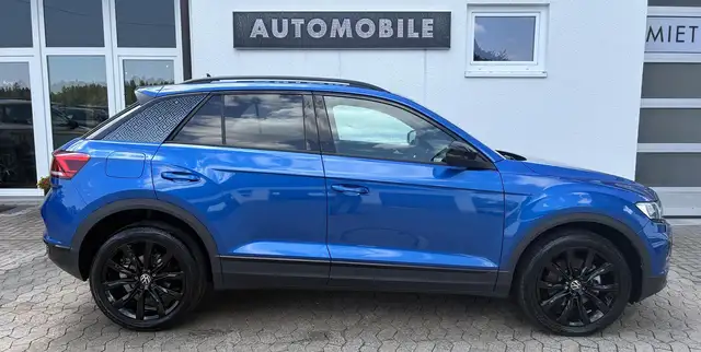 Volkswagen T-Roc view 8