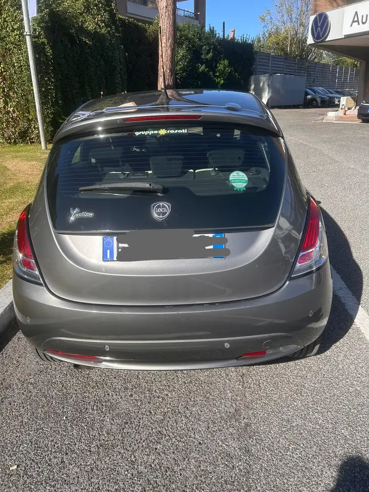 Lancia Ypsilon