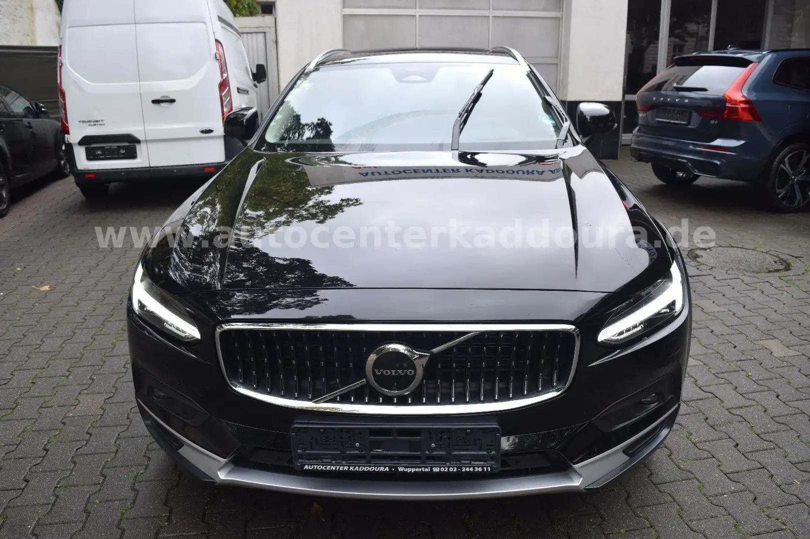 Volvo V90 Cross Country V90 CC B4 Ultimate,ST-HEIZ,360°Pano,20"A,Hed-UP Černá - 2
