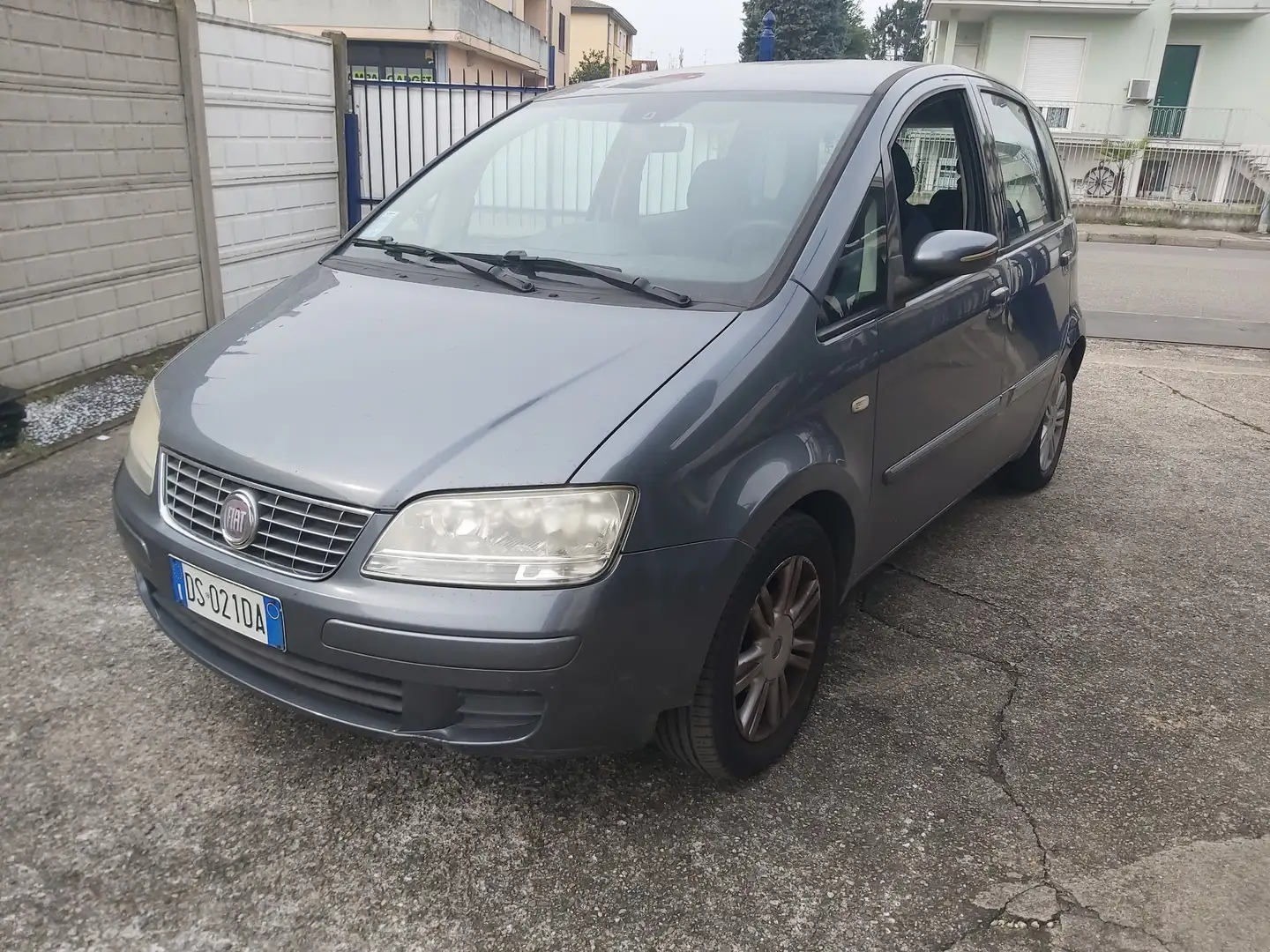 Fiat Idea 1.4 16v Dynamic 6m - 1