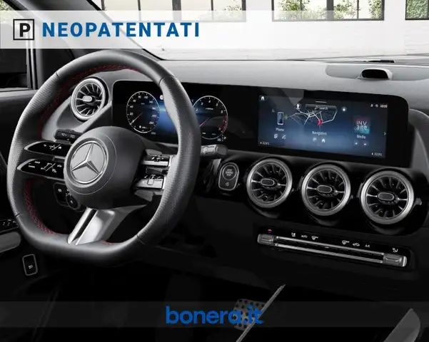 Mercedes-Benz GLA view 6