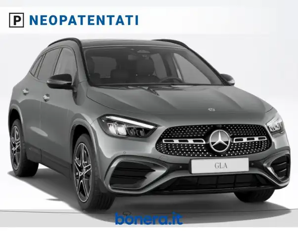 Mercedes-Benz GLA view 2