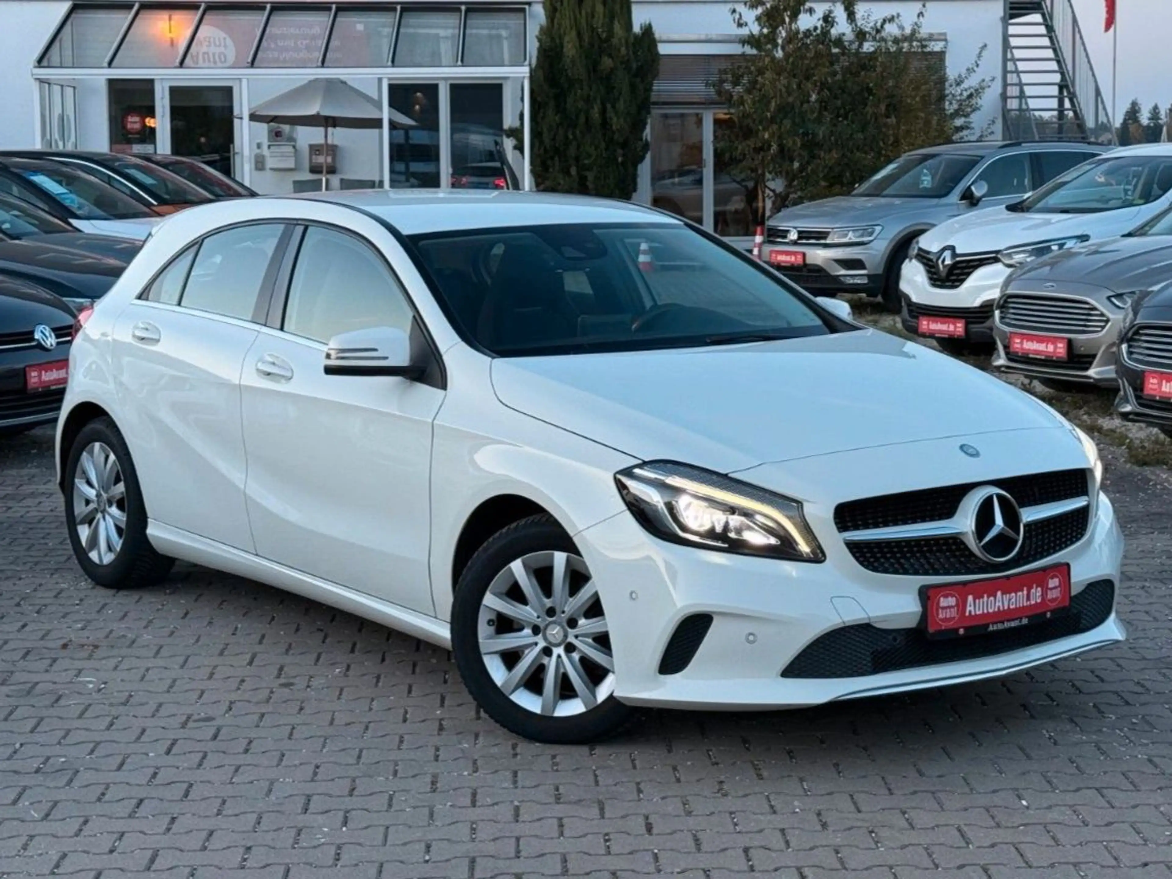 Mercedes-Benz A 180 Style BlueEfficiency *SHZ*BCM*GRA*MFL*