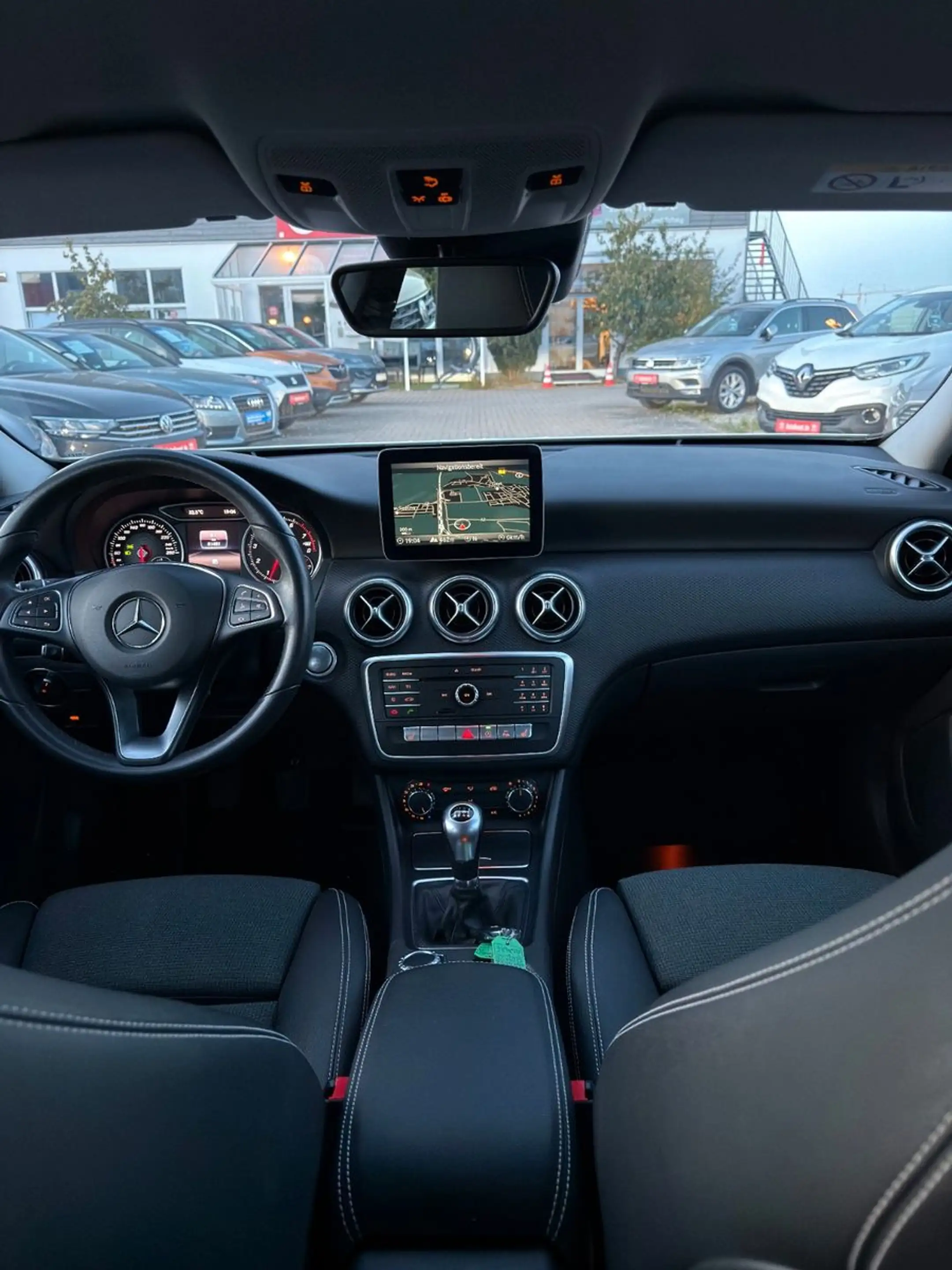 Mercedes-Benz A 180 Style BlueEfficiency *SHZ*BCM*GRA*MFL* — photo 9