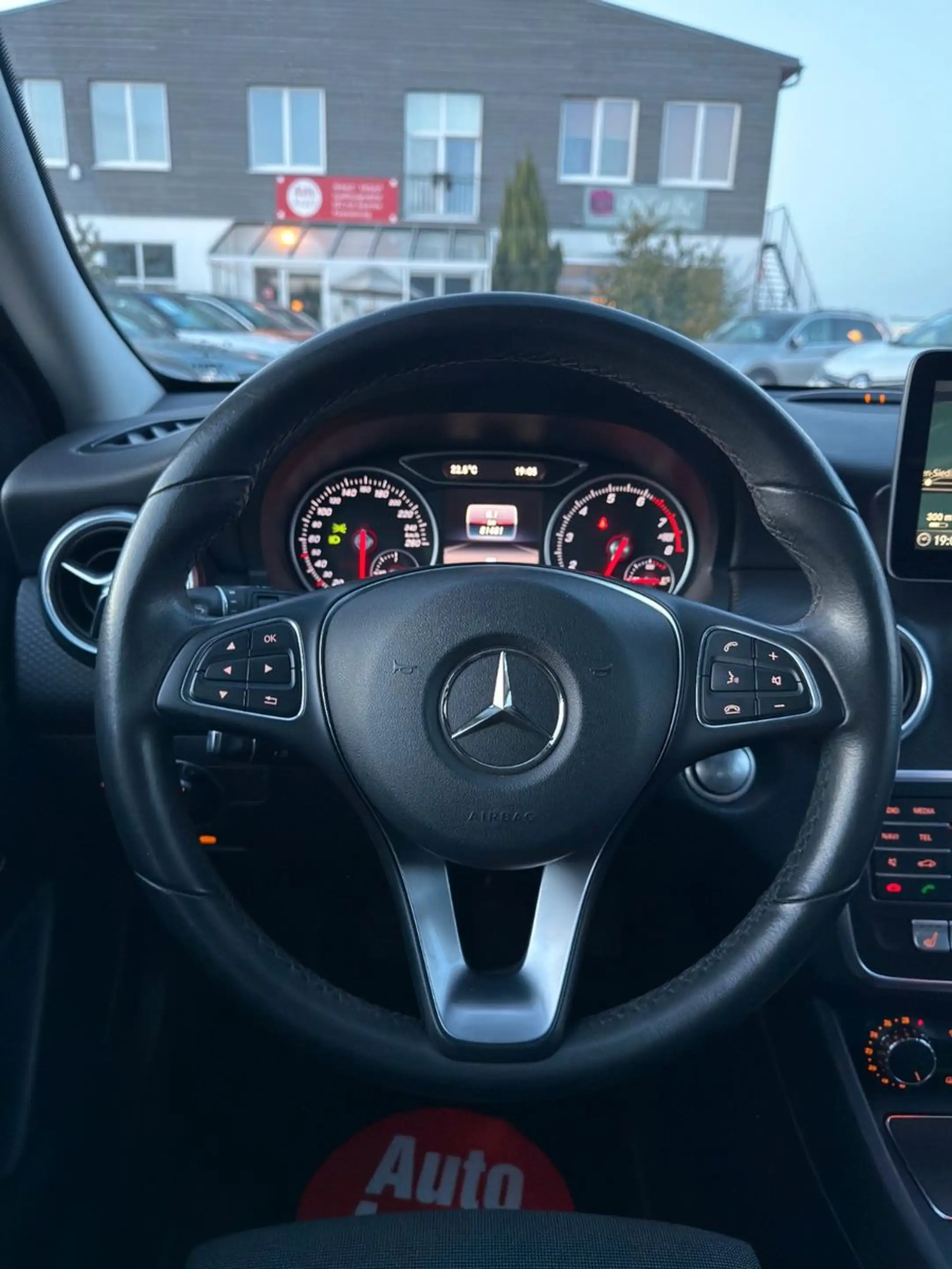 Mercedes-Benz A 180 Style BlueEfficiency *SHZ*BCM*GRA*MFL* — photo 13