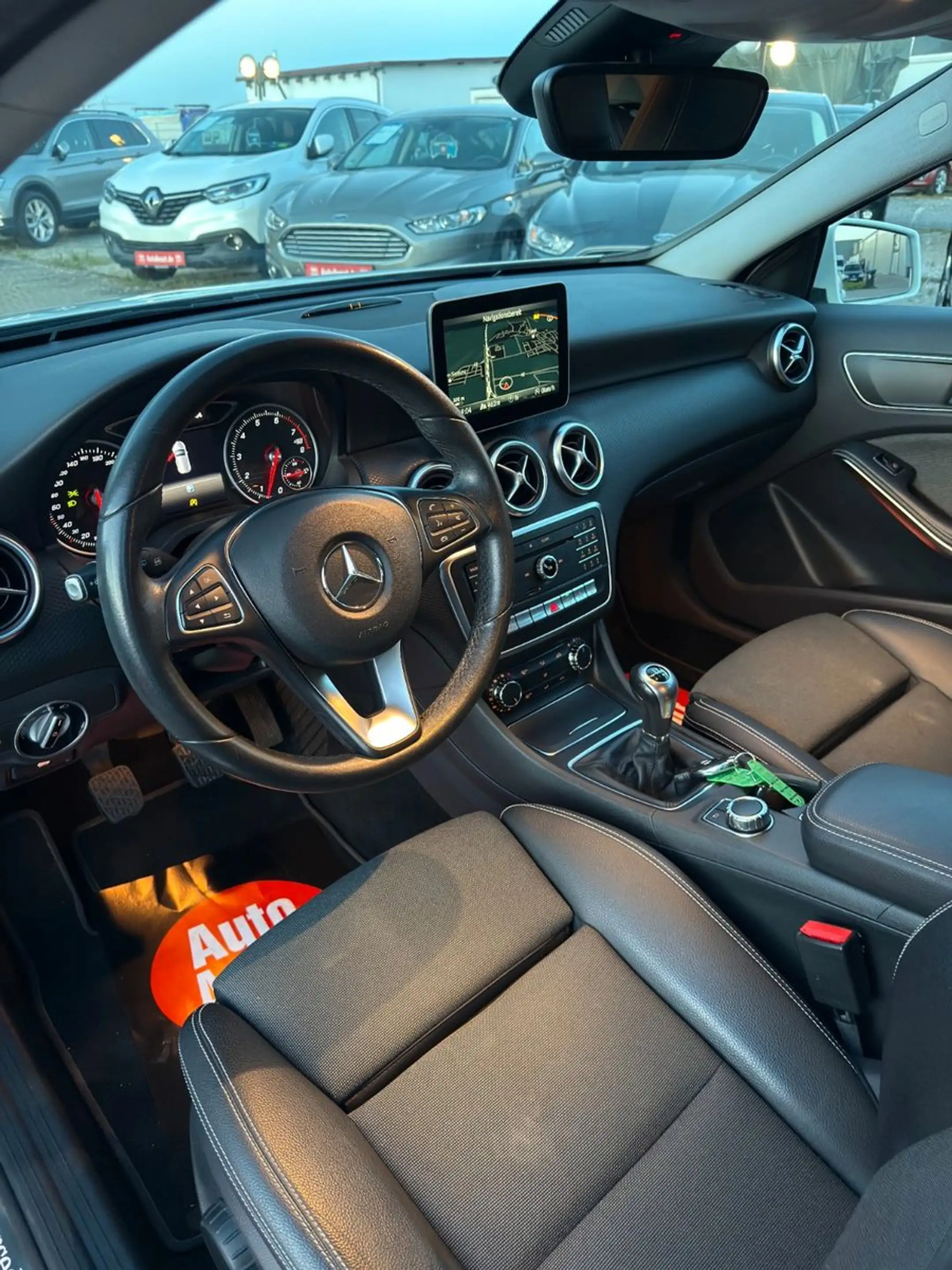 Mercedes-Benz A 180 Style BlueEfficiency *SHZ*BCM*GRA*MFL* — photo 12