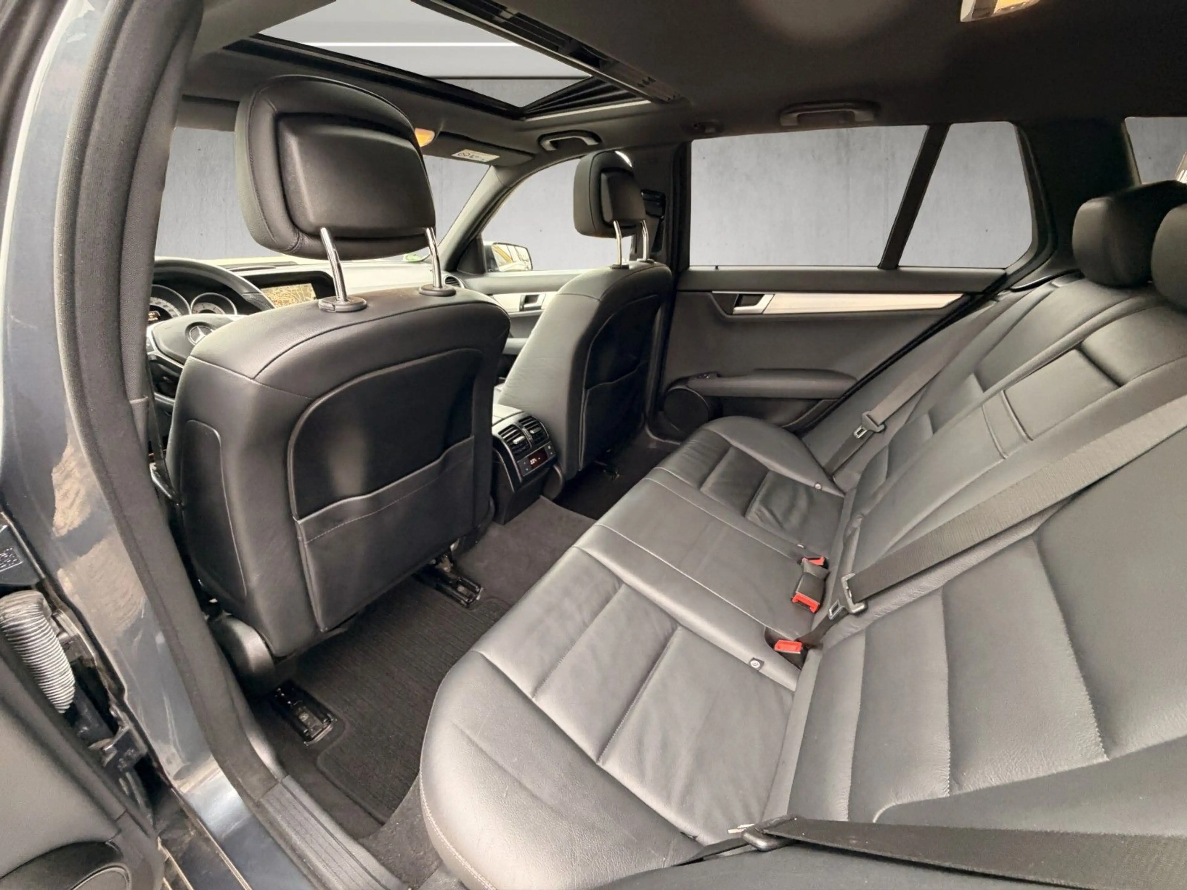 Mercedes-Benz C 350 T CDI AMG *COMAND*LED*Schiebed.*2.Besitz — photo 8