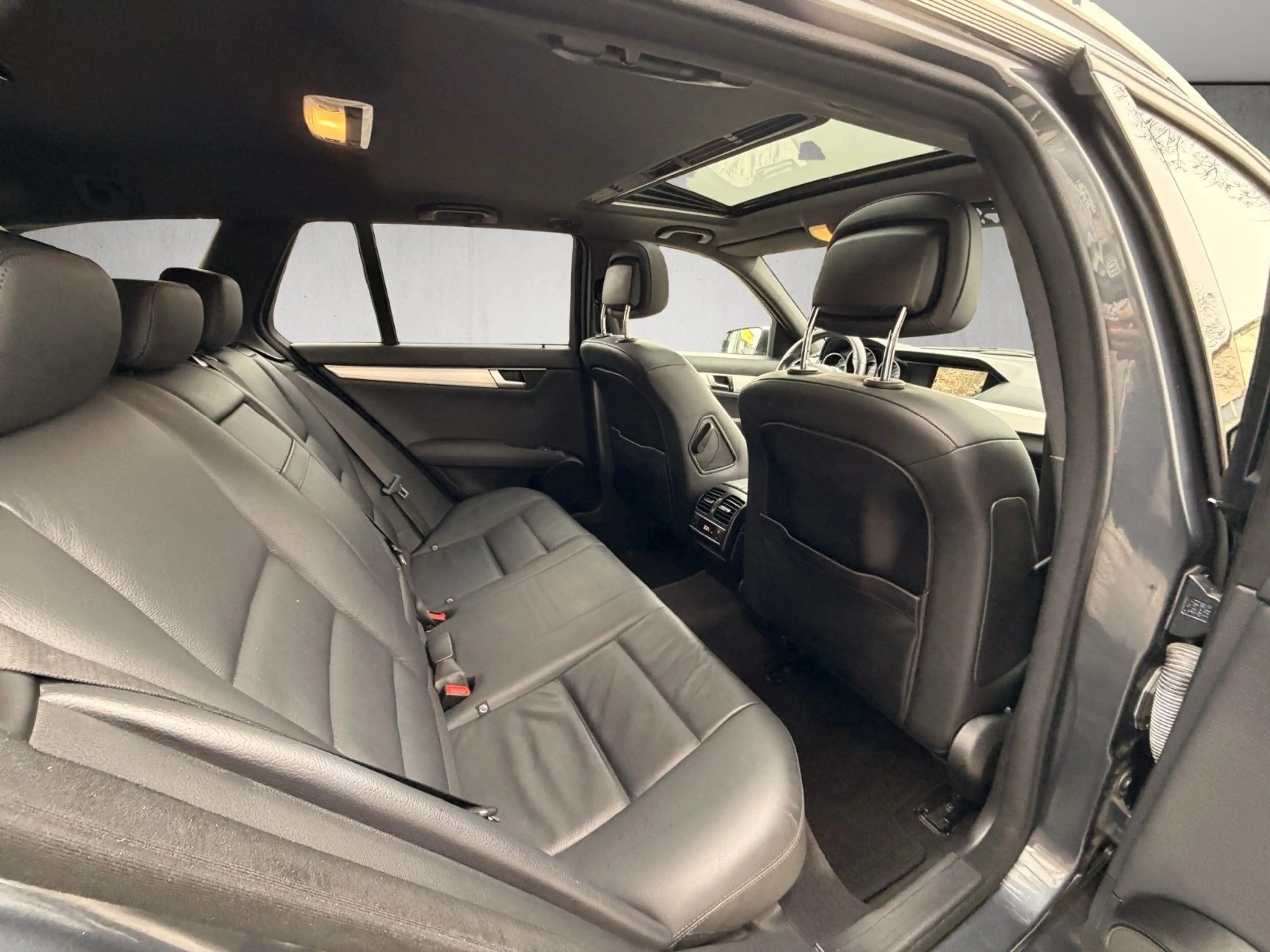 Mercedes-Benz C 350 T CDI AMG *COMAND*LED*Schiebed.*2.Besitz — photo 9