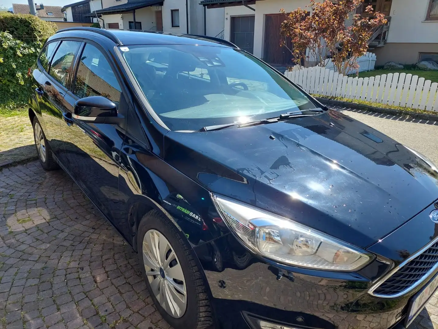Ford Focus Traveller 1,5 TDCi Trend Schwarz - 1