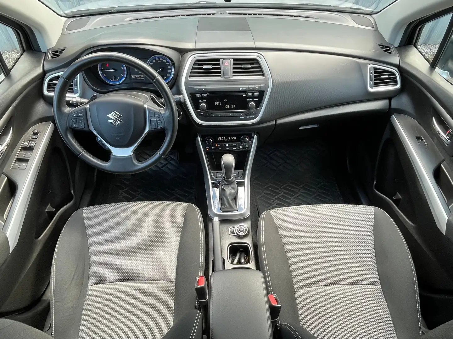 Suzuki SX4 S-Cross 1,6 DDiS 4x4 shine Aut. * 1. Besitz * Grau - 2