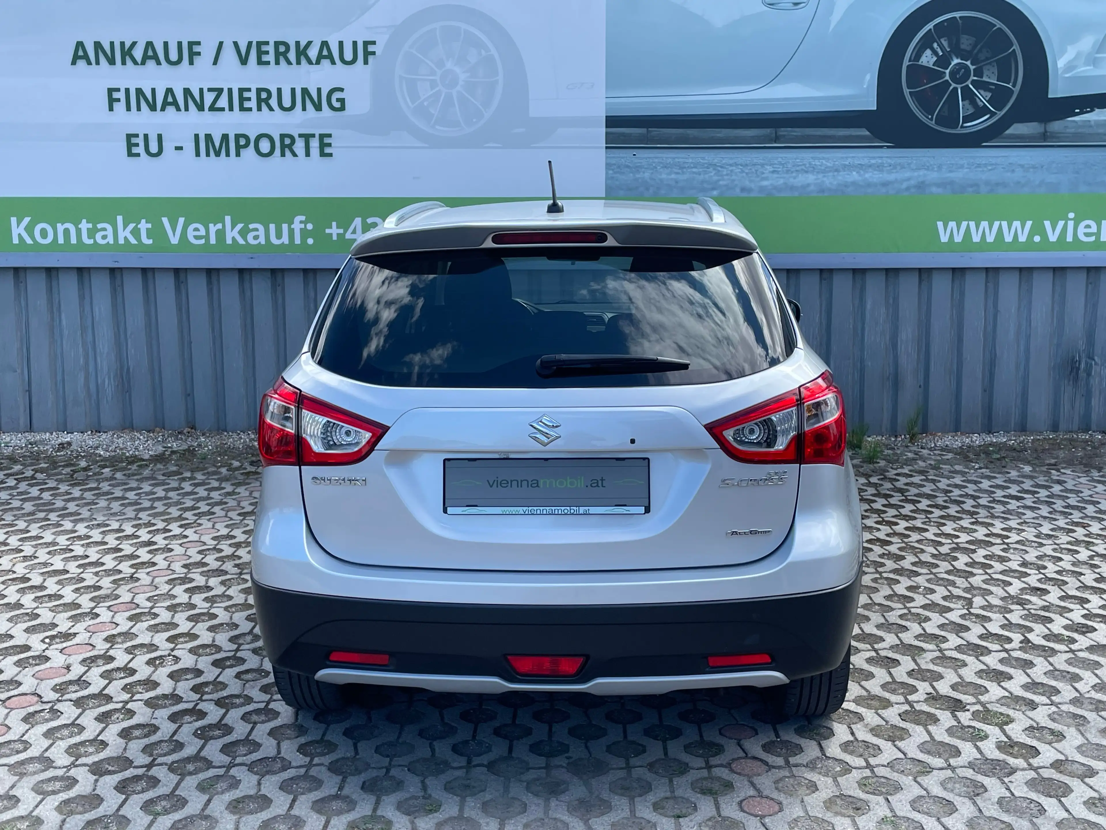 Suzuki SX4 S-Cross 1,6 DDiS 4x4 shine Aut. * 1. Besitz * — photo 9