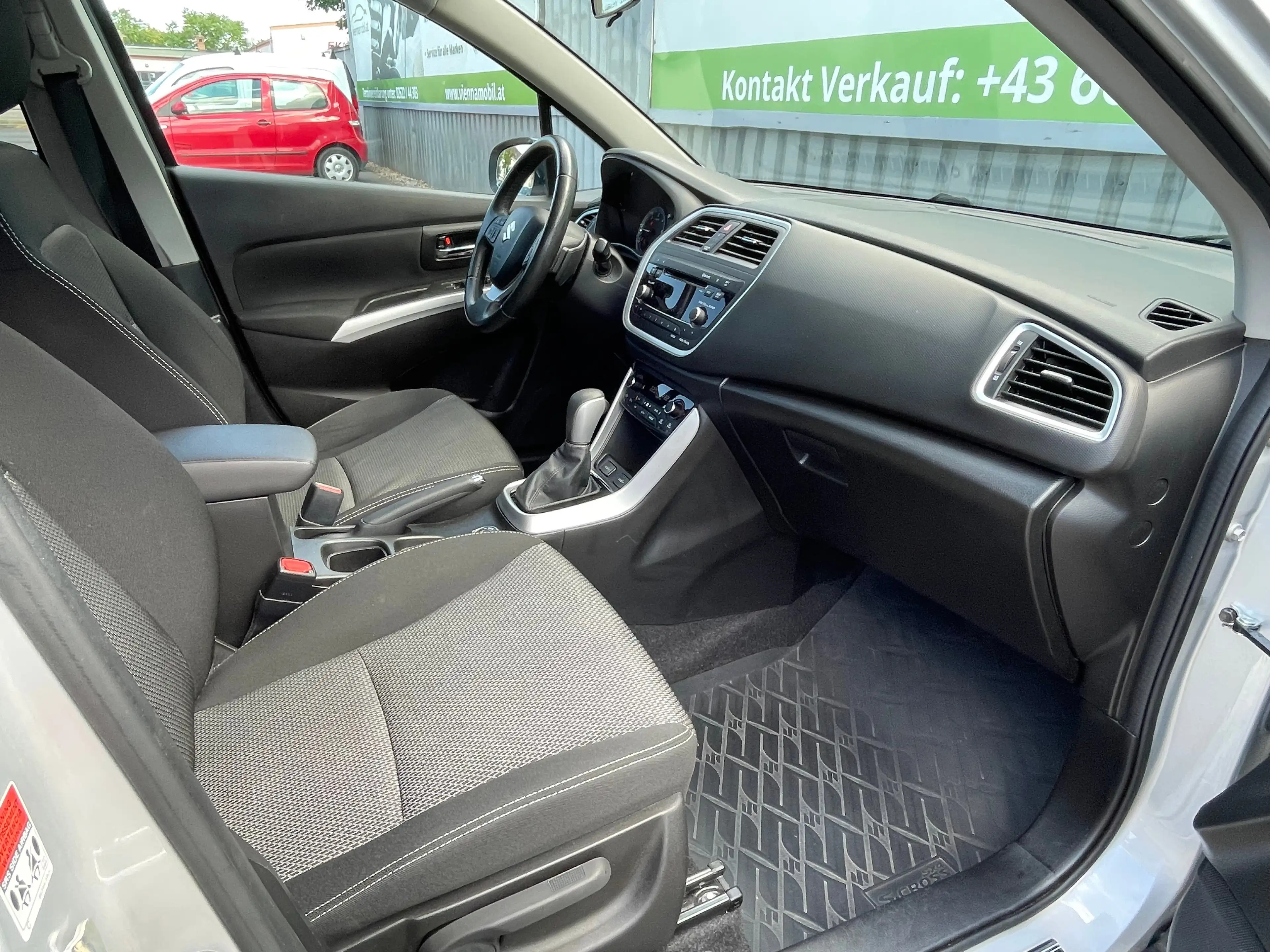 Suzuki SX4 S-Cross 1,6 DDiS 4x4 shine Aut. * 1. Besitz * — photo 12