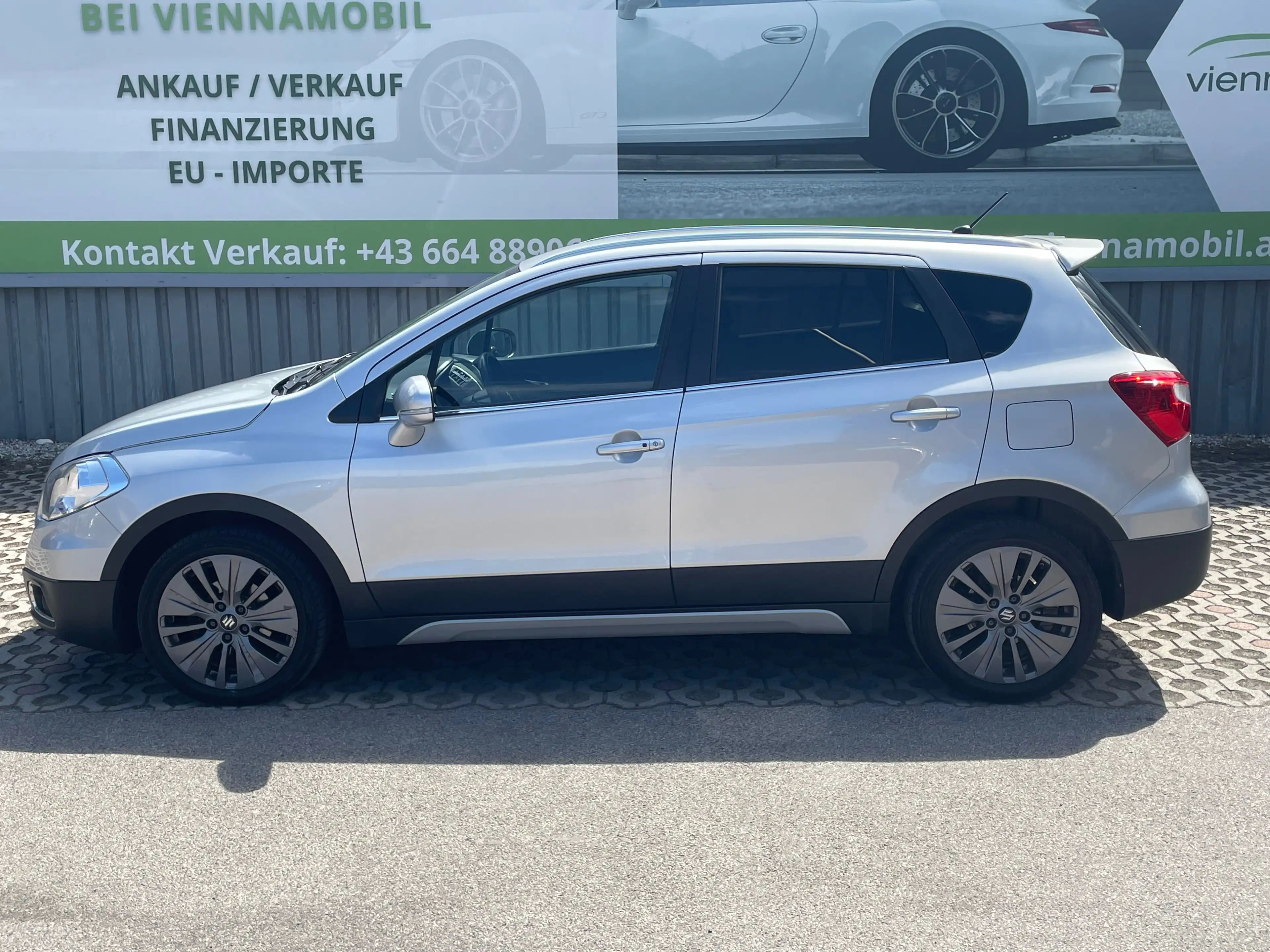 Suzuki SX4 S-Cross 1,6 DDiS 4x4 shine Aut. * 1. Besitz * — photo 3