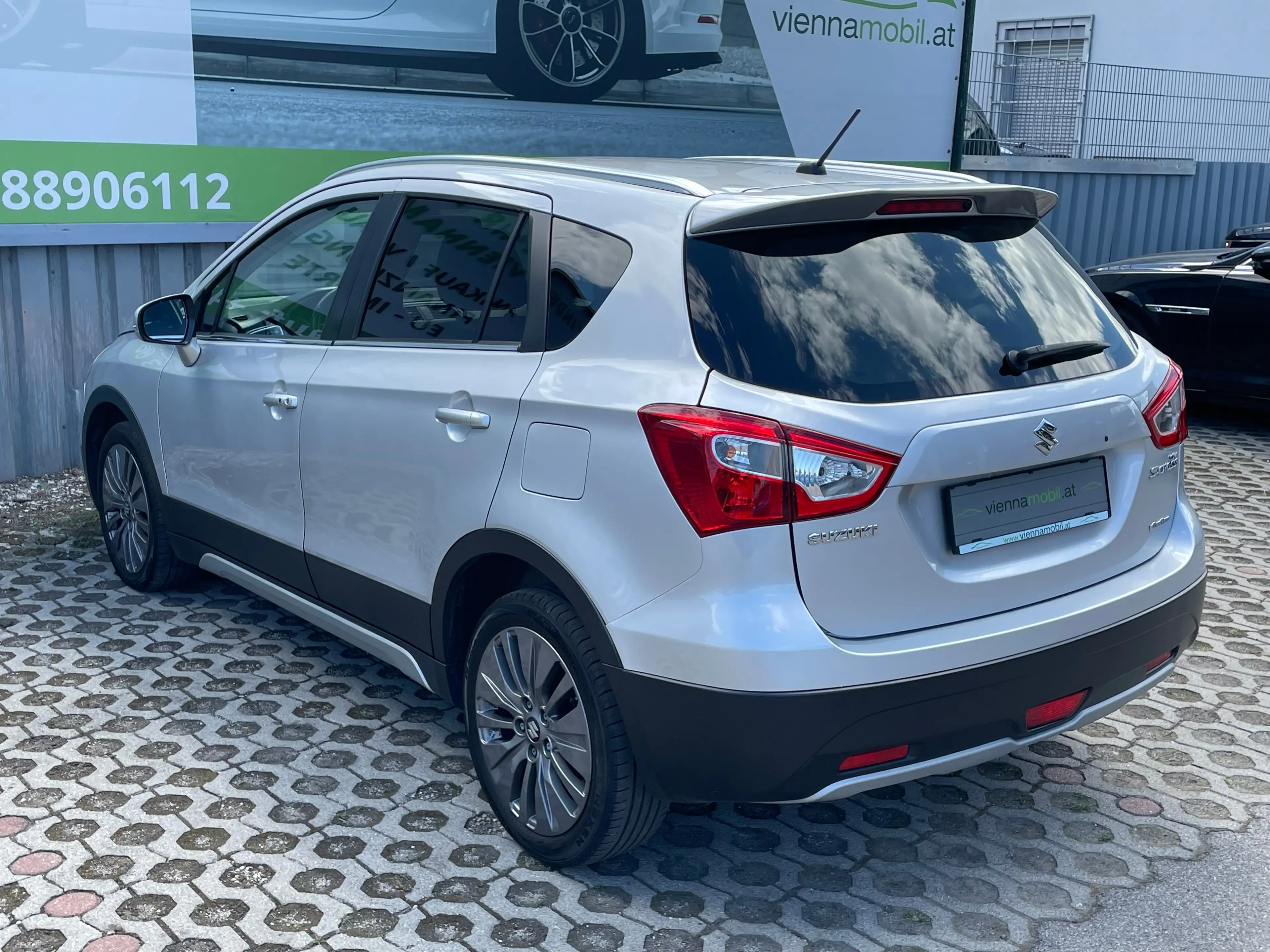 Suzuki SX4 S-Cross 1,6 DDiS 4x4 shine Aut. * 1. Besitz * — photo 5