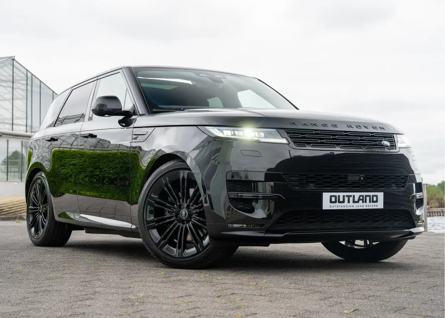 Land Rover Range Rover Sport P460e Dynamic HSE | Soft Close | Trekhaak | 23" in Zwart - 2