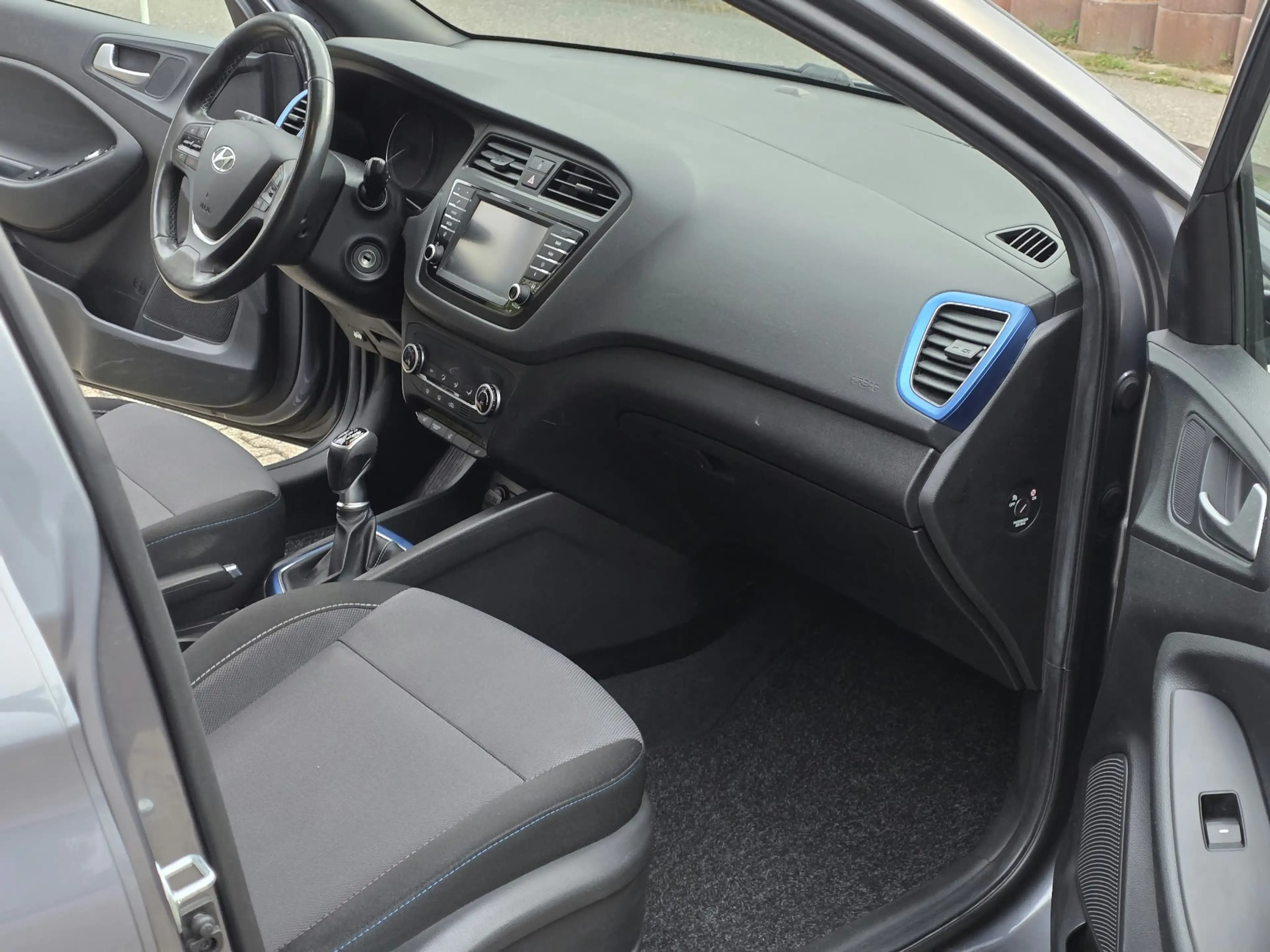 Hyundai i20 Passion *1. HAND; SCHECKHEFT; KAMERA; SHZ* — photo 10