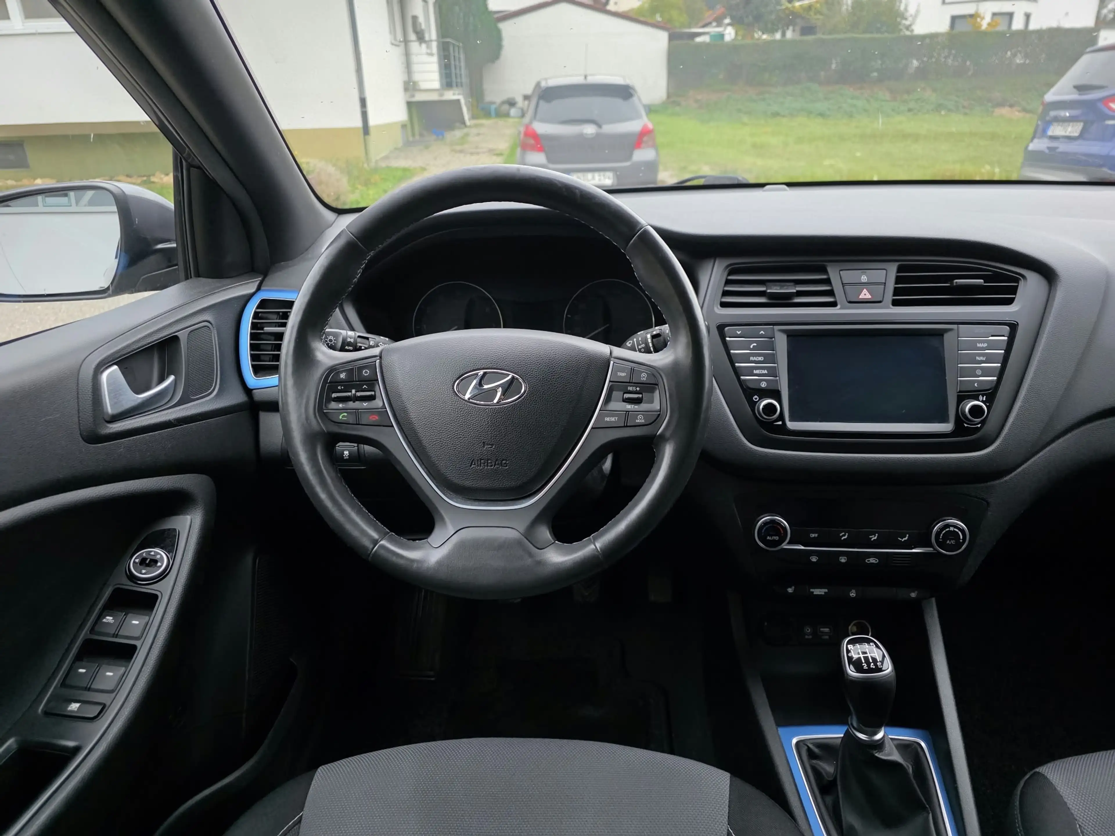 Hyundai i20 Passion *1. HAND; SCHECKHEFT; KAMERA; SHZ* — photo 11