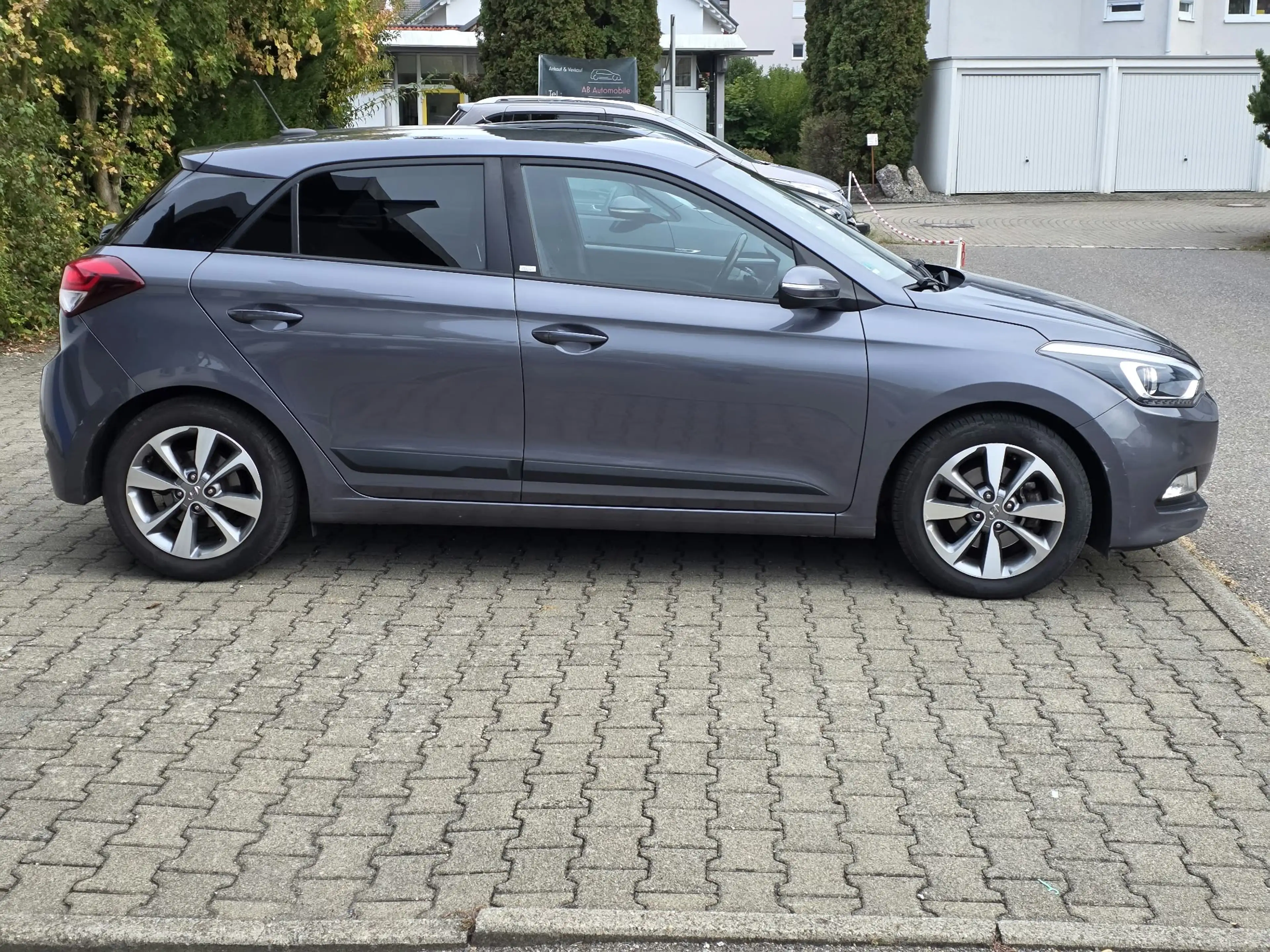 Hyundai i20 Passion *1. HAND; SCHECKHEFT; KAMERA; SHZ* — photo 3