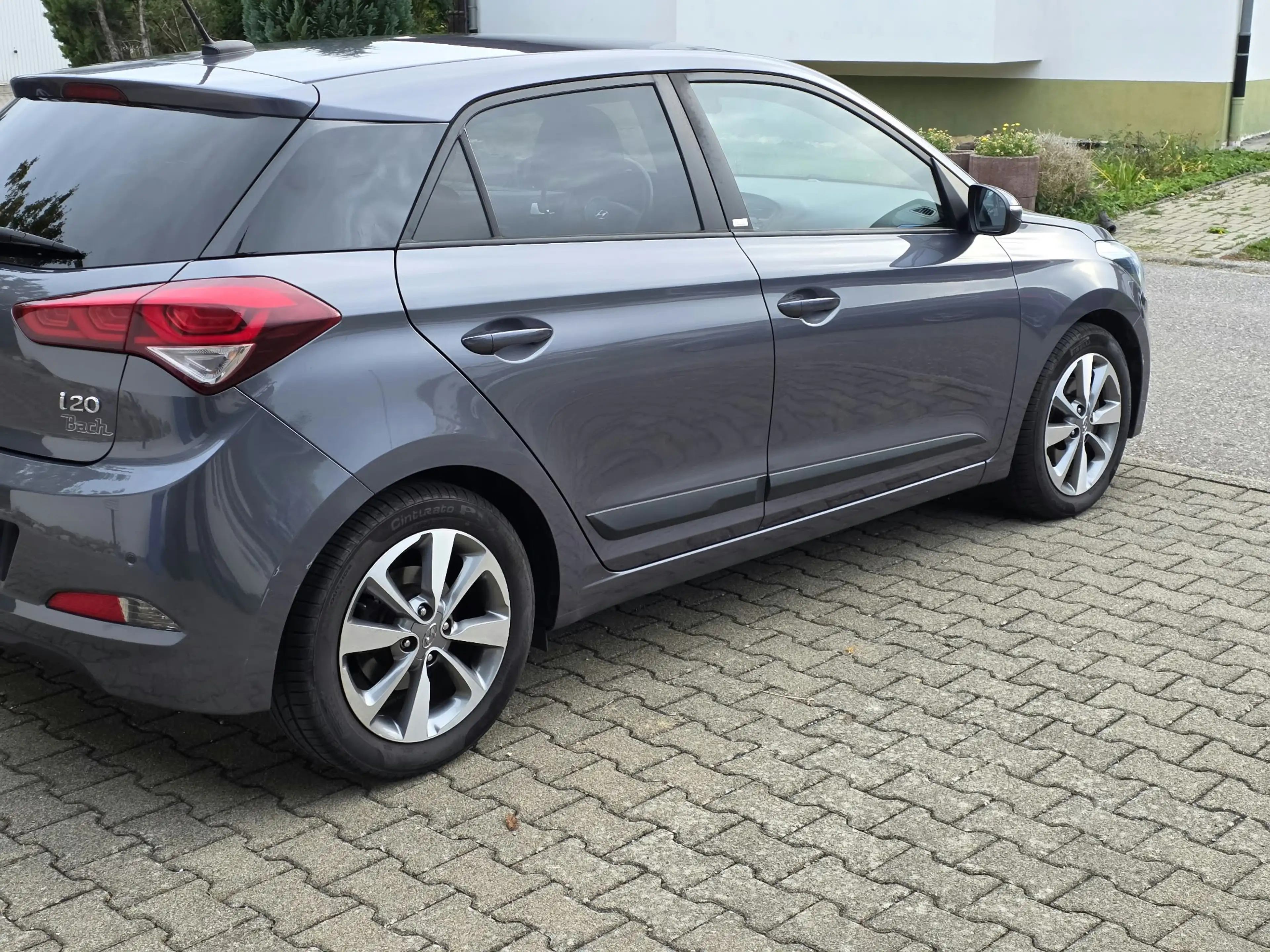 Hyundai i20 Passion *1. HAND; SCHECKHEFT; KAMERA; SHZ* — photo 4