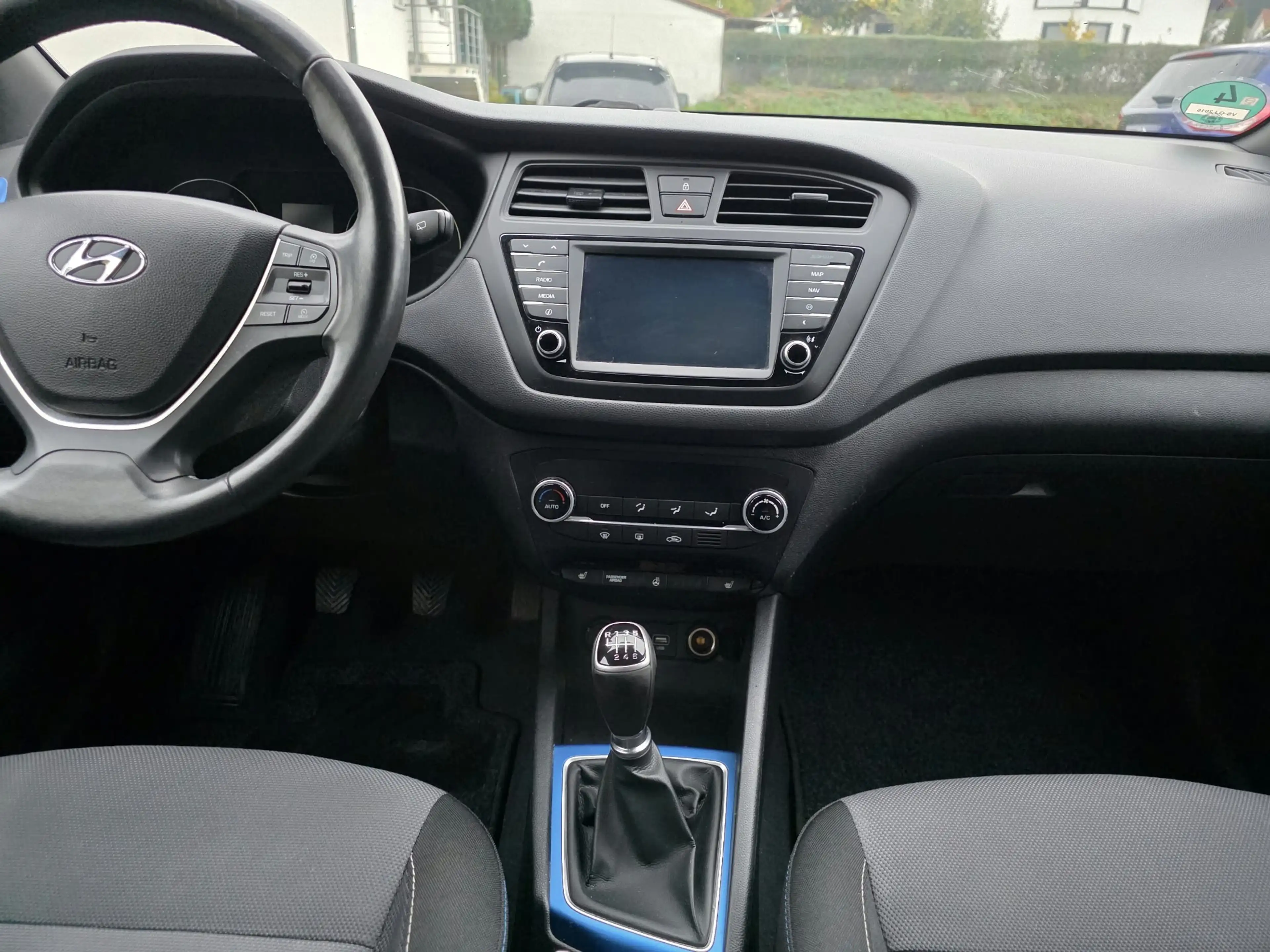 Hyundai i20 Passion *1. HAND; SCHECKHEFT; KAMERA; SHZ* — photo 12