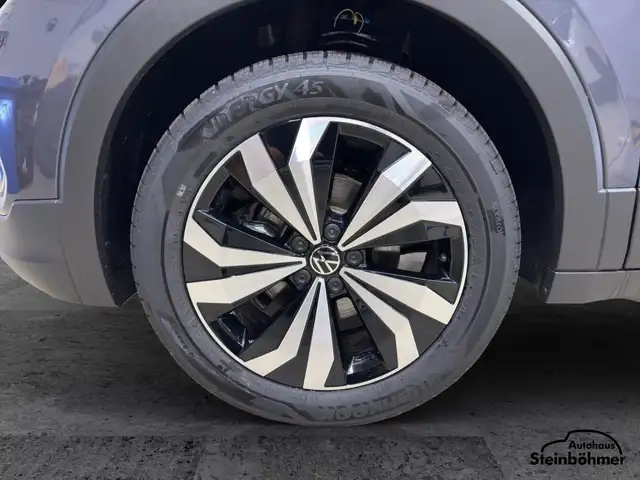 Volkswagen T-Cross view 12
