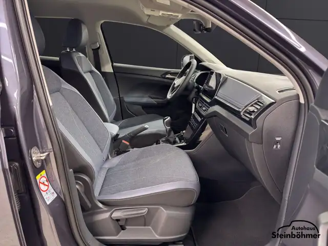 Volkswagen T-Cross view 13