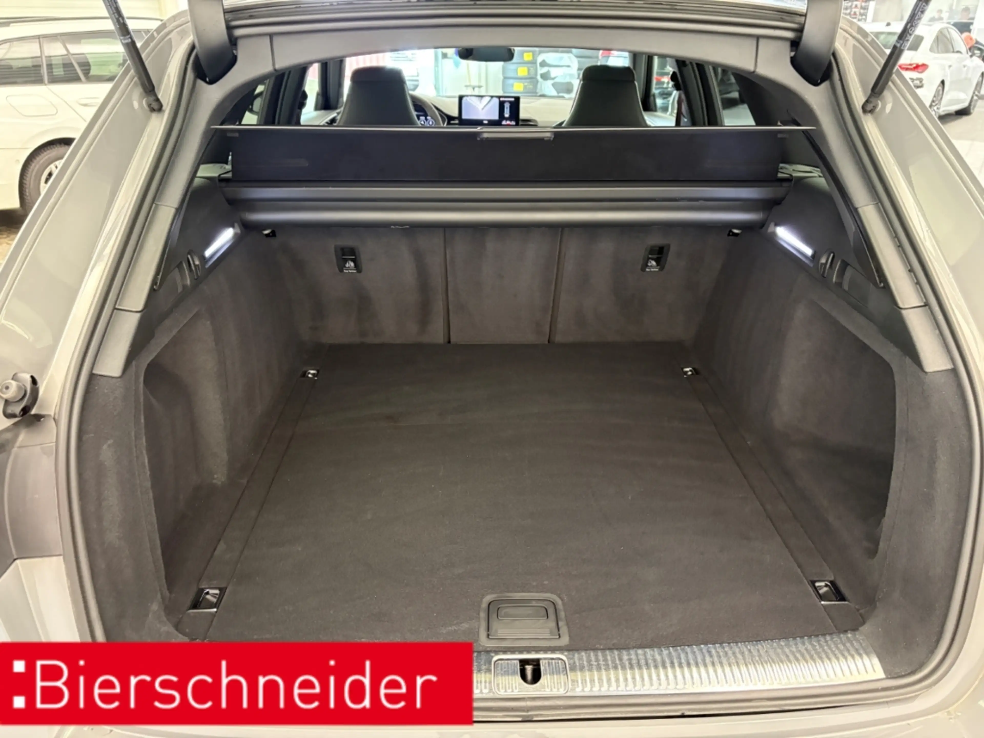 Audi RS4 Avant Competiton MATRIX 290 KM H PANO 20 B&O LEDER — photo 15