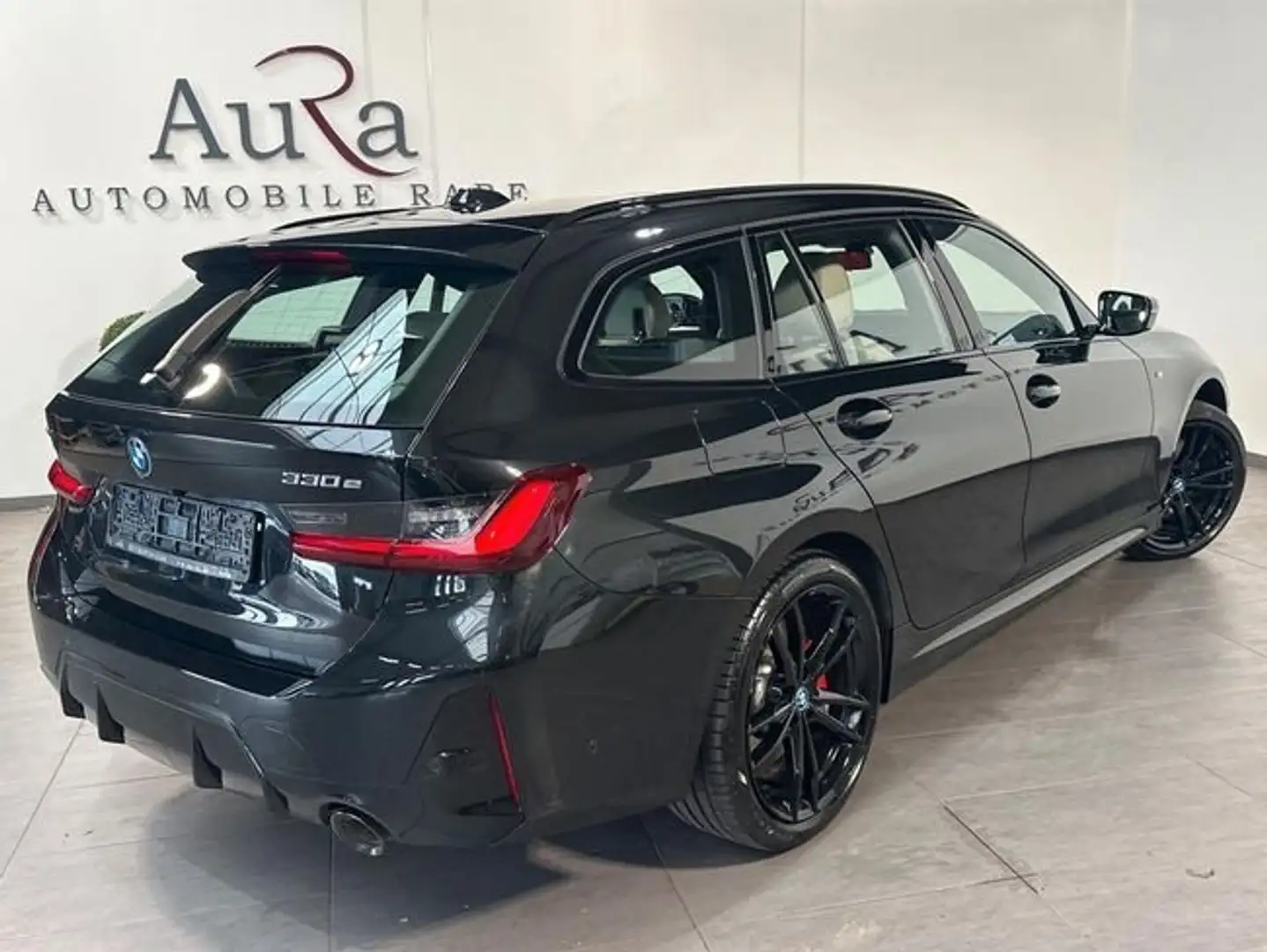 BMW 330 330e xDrive Touring Negro - 2
