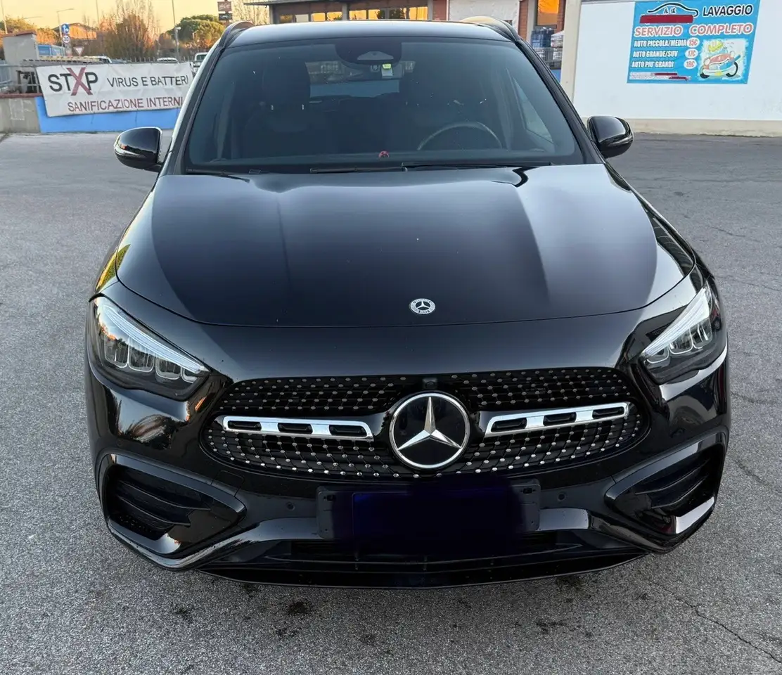 Mercedes-Benz GLA 200 MERCEDES-BENZ GLA 200 d Automatic — photo 1 of 8