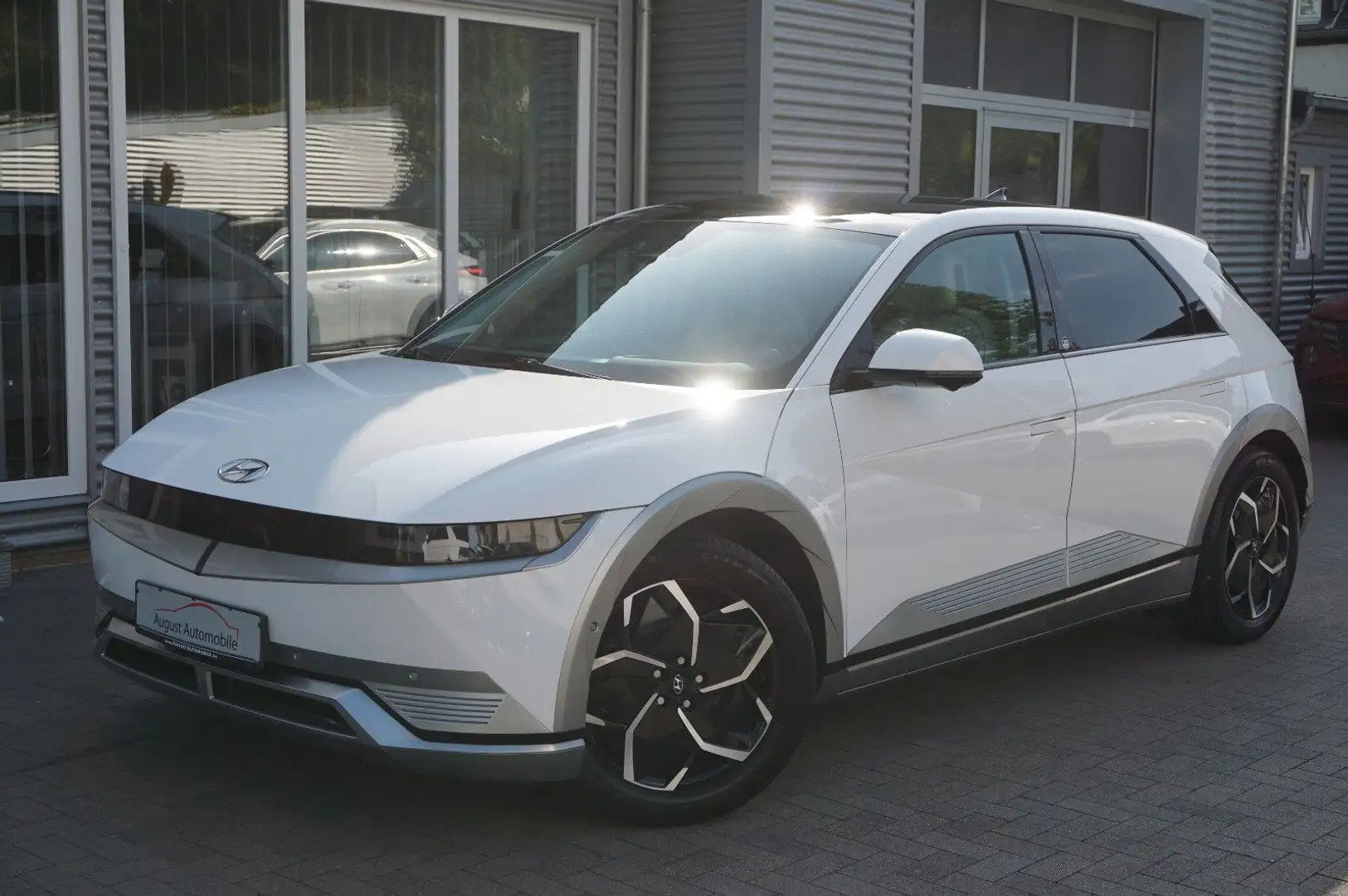 Hyundai IONIQ 5 Uniq RELAX 360° Pano AHK HUD Sitzp Belüf Blanc - 1