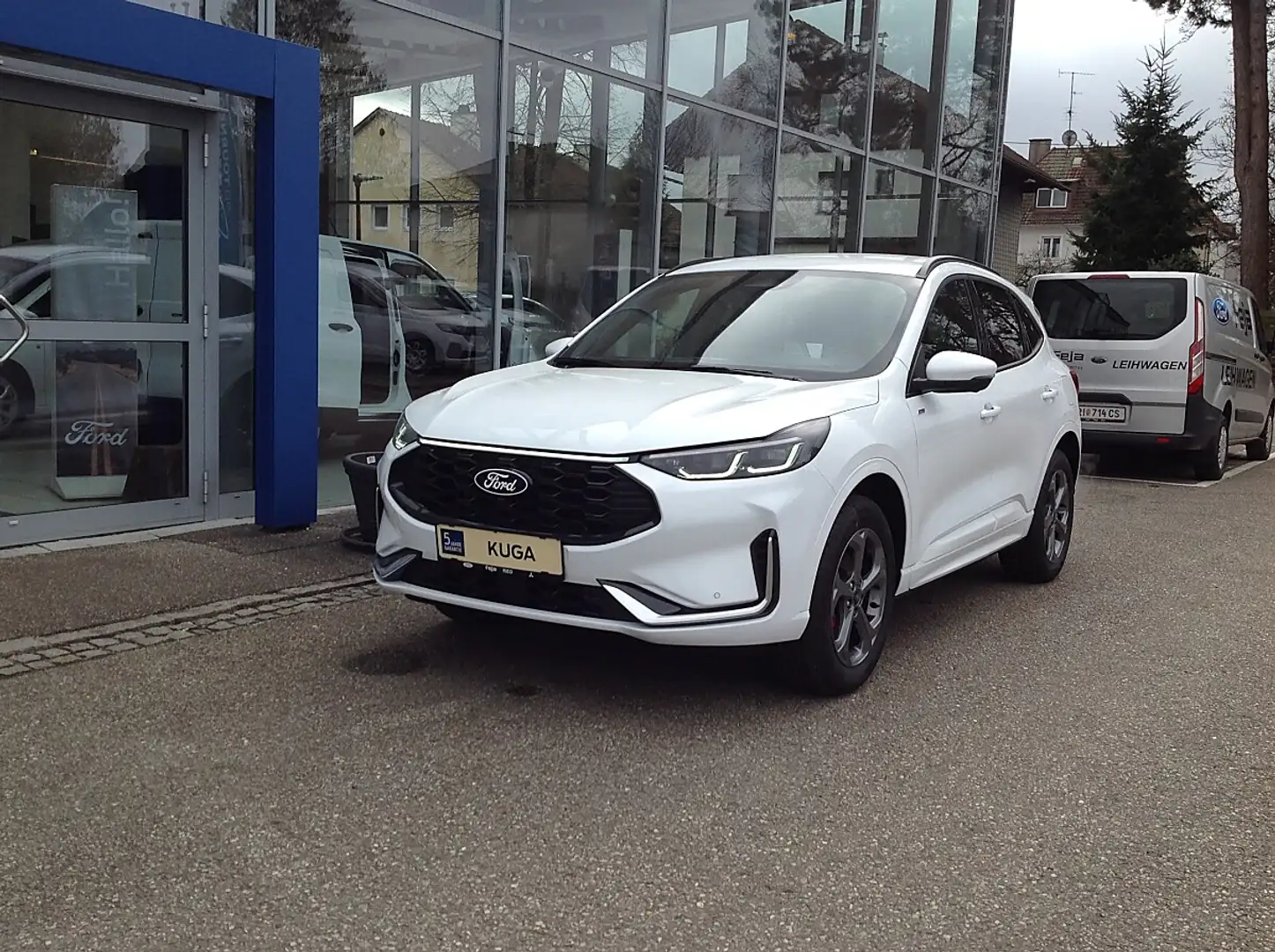 Ford Kuga 2,5 Duratec FHEV ST-Line X Allrad Aut. Weiß - 1