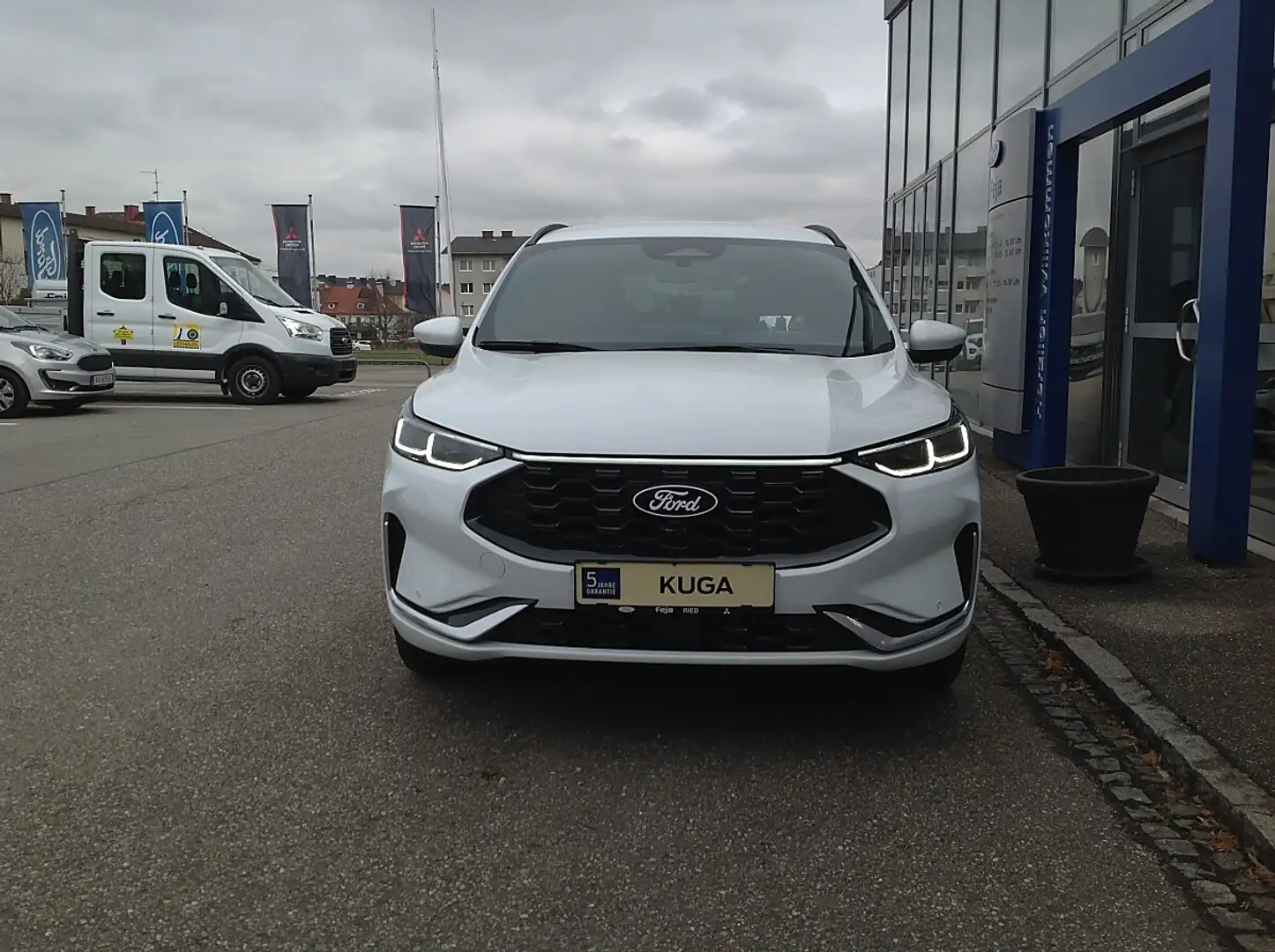 Ford Kuga 2,5 Duratec FHEV ST-Line X Allrad Aut. Weiß - 2