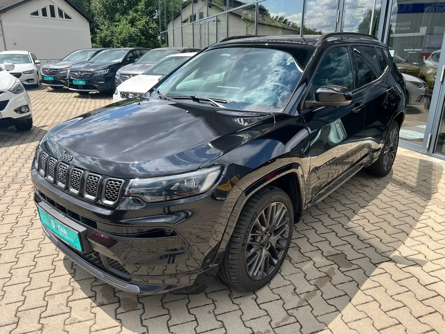 Jeep Compass 1.3 GSE T4 Automatik S + Leder+Panoramadach+LED Černá - 2